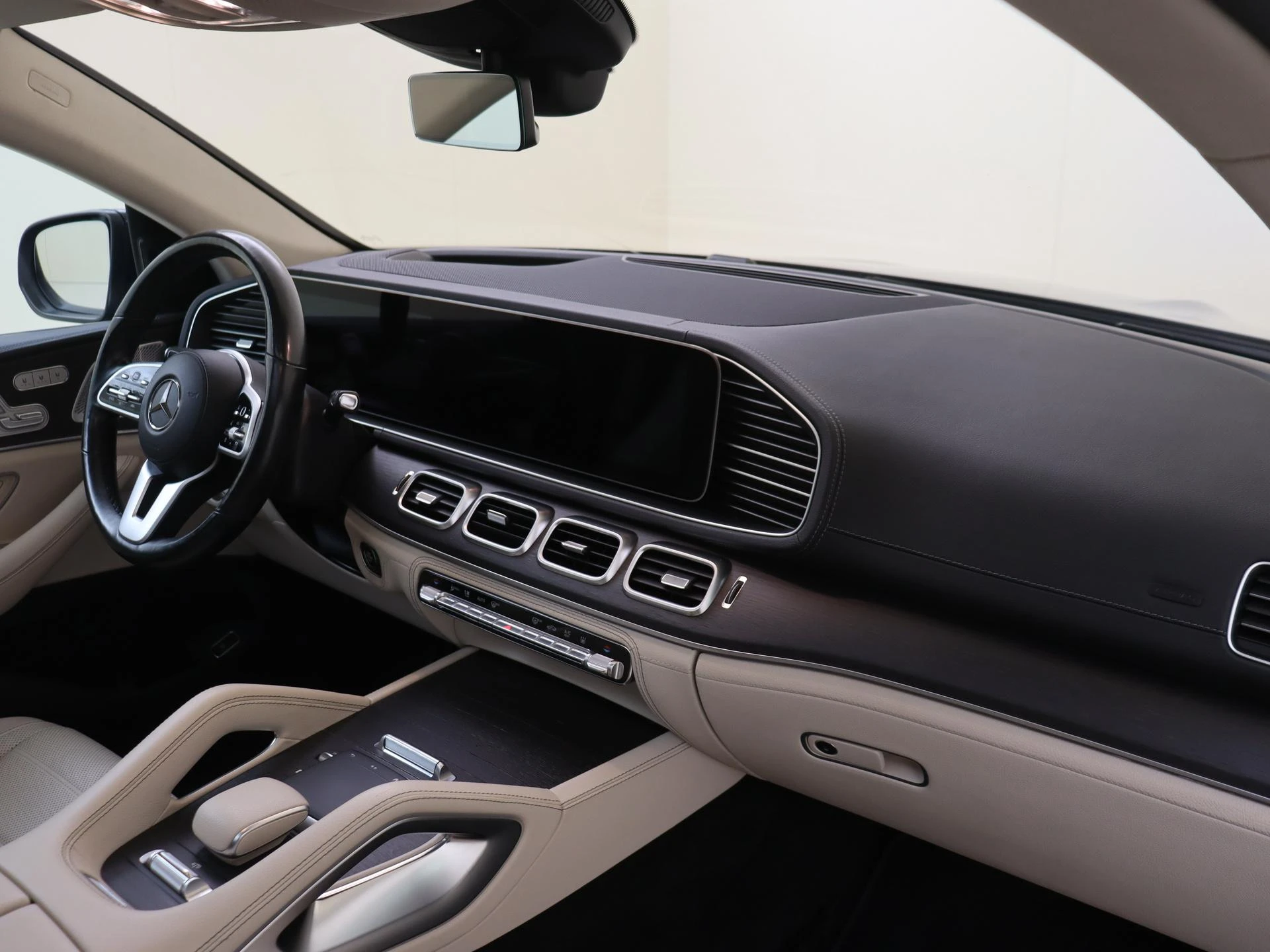 Mercedes-Benz-GLE-image-4