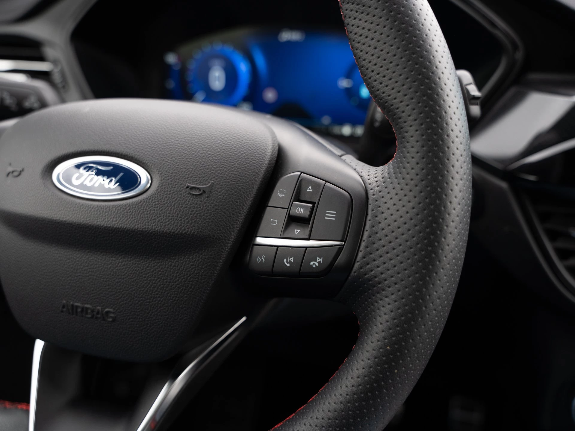 Ford Kuga 2.5 Duratec Plug-in-Hybrid PHEV ST-Line X TECH.PKT*WINT.PKT*AHK*PANO