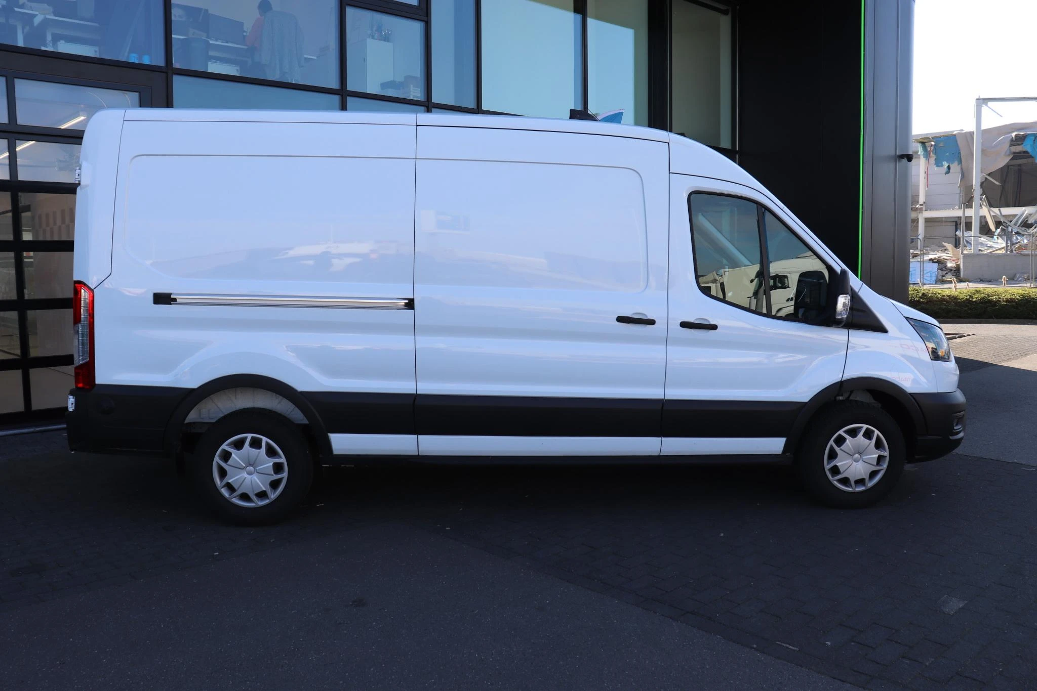 Ford-Transit-image-3