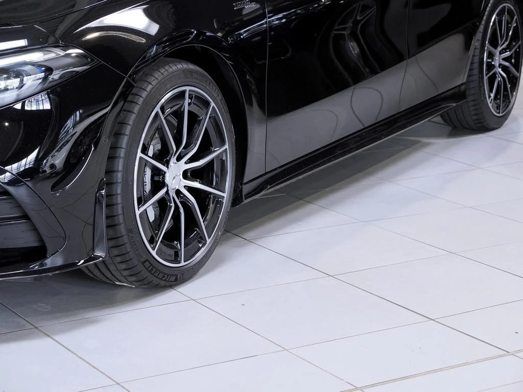 Mercedes-AMG-A-Klasse 35-image-5