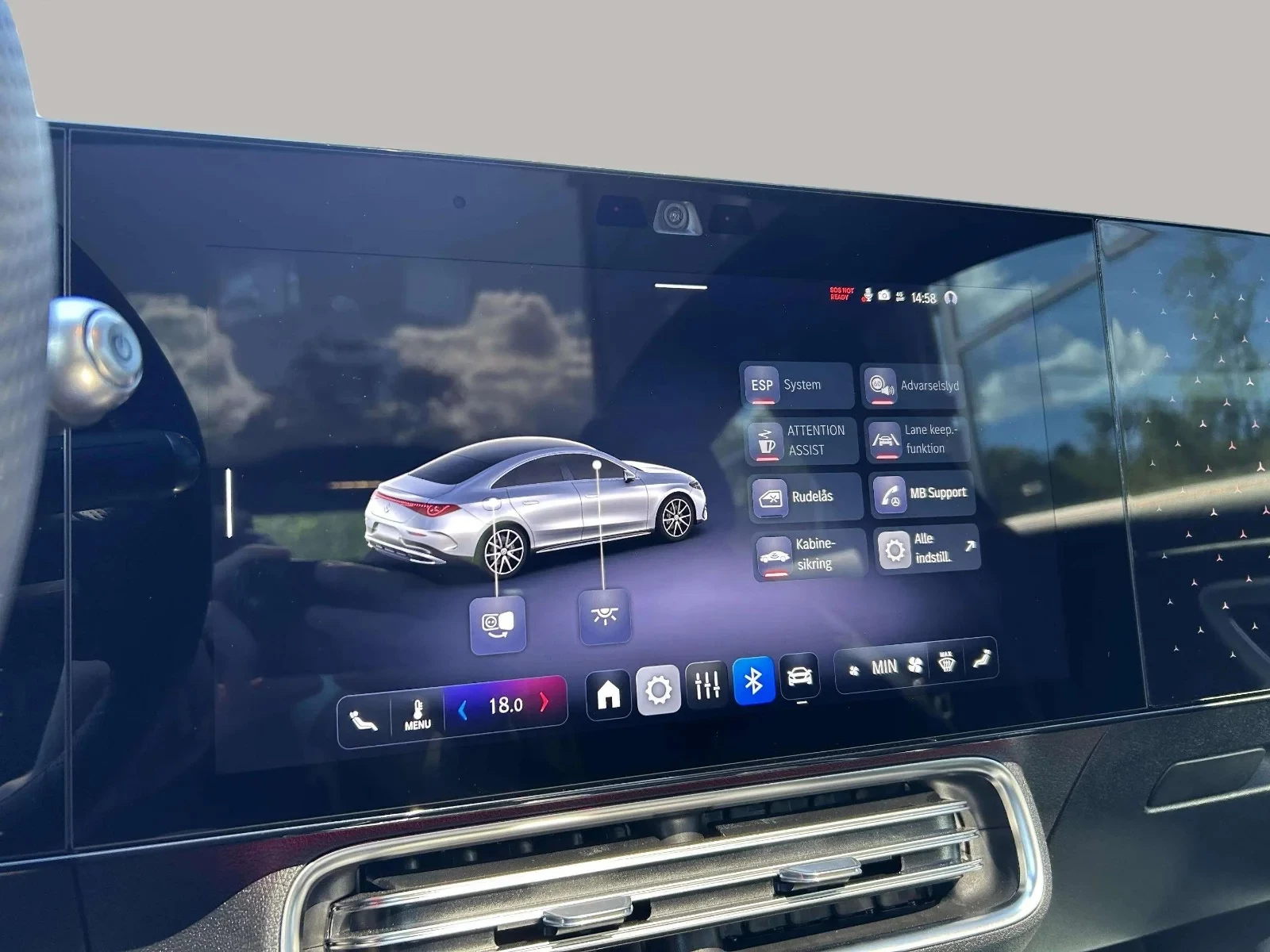 Mercedes-Benz-CLA-image-16