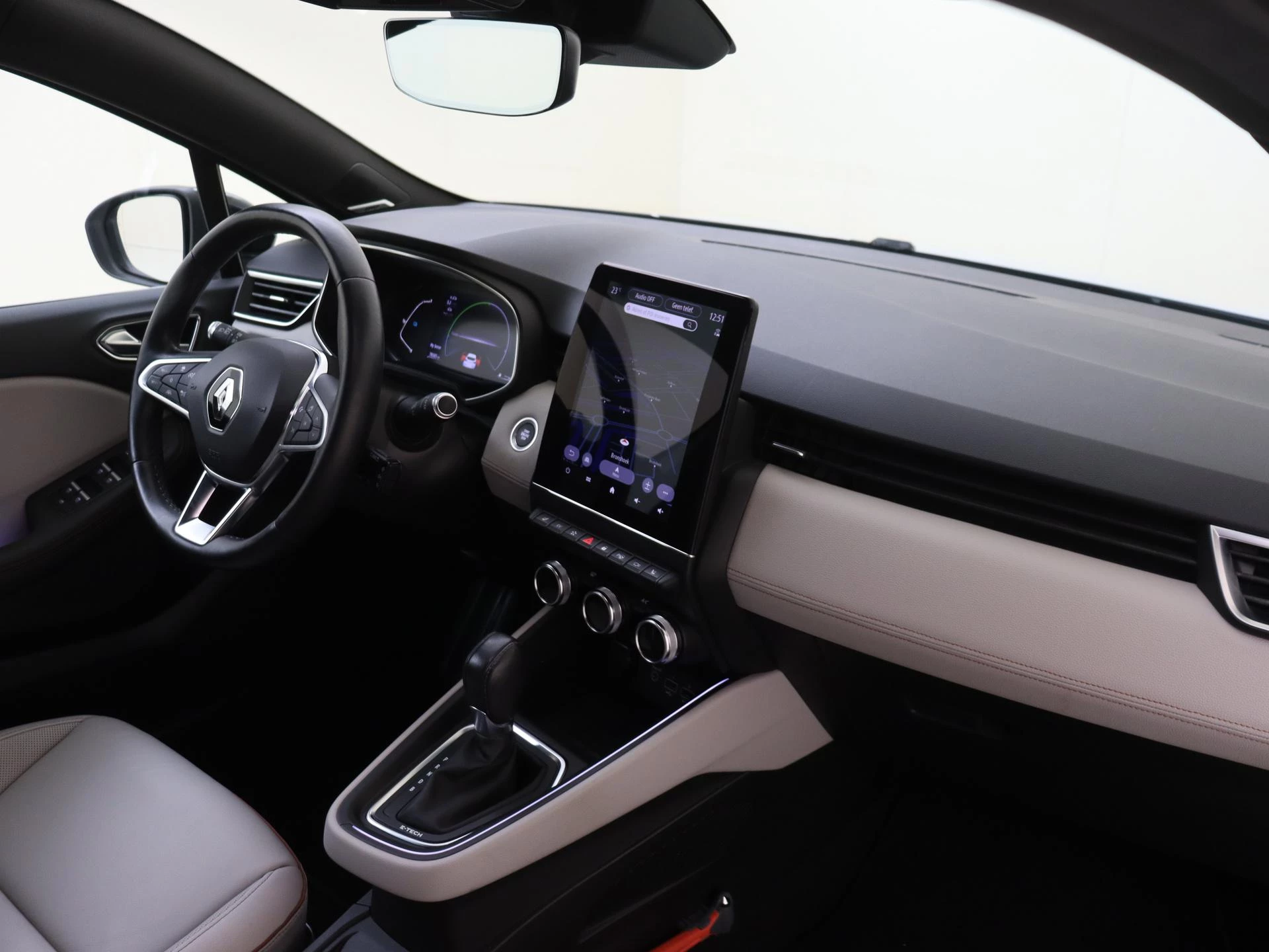 Renault Clio 1.6 E-Tech Hybrid 140 Initiale Paris