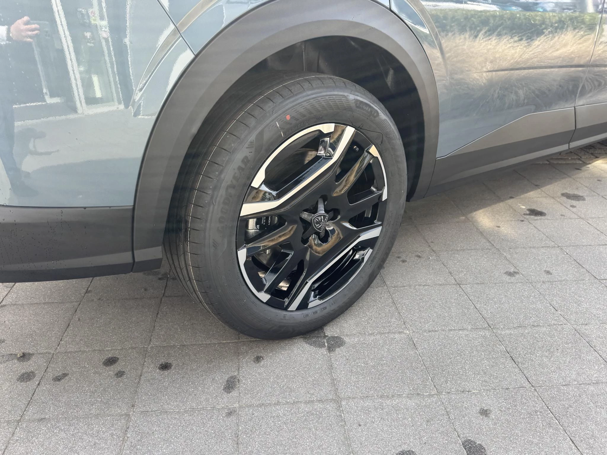 Peugeot-e-5008-image-13