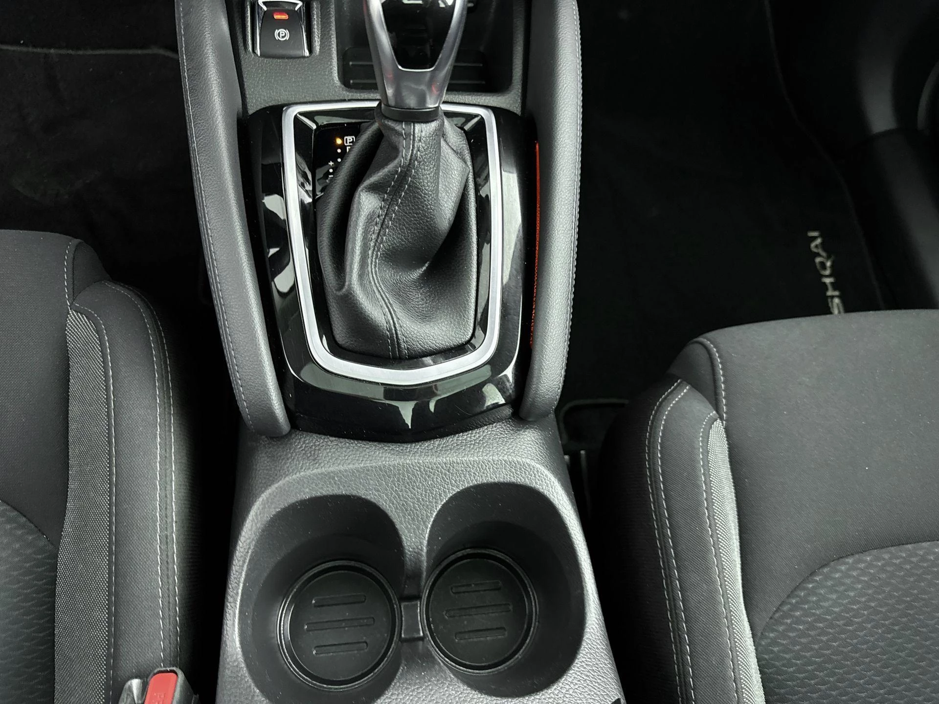 Nissan-QASHQAI-image-7