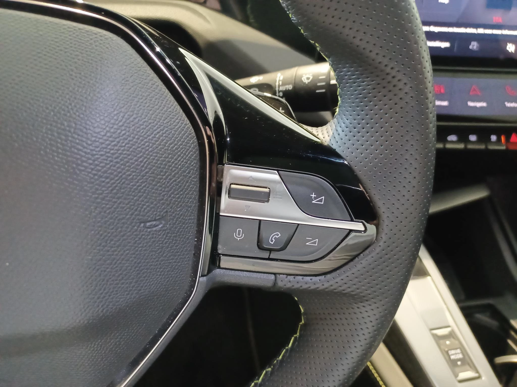 Peugeot-408-image-19