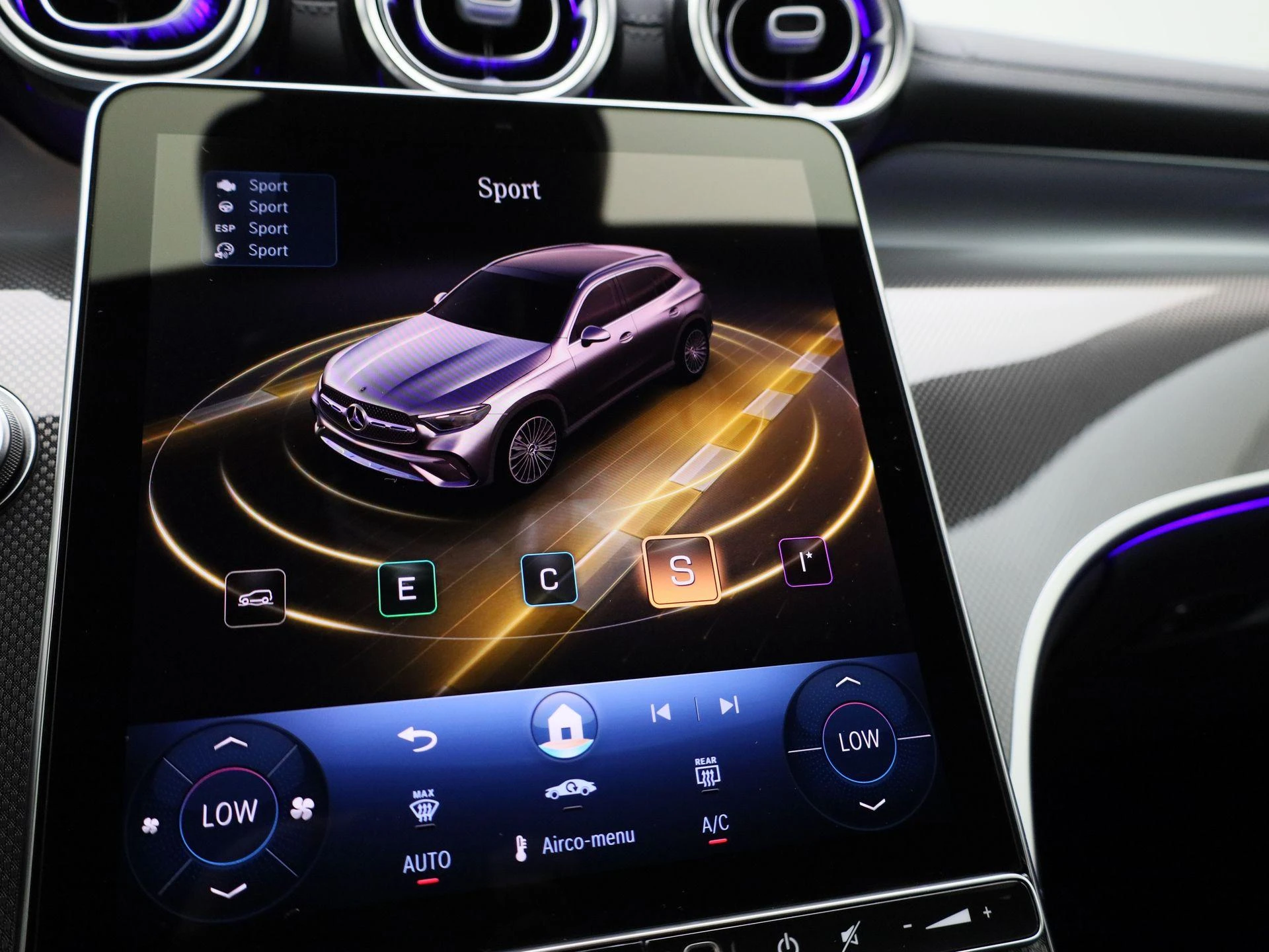 Mercedes-Benz-GLC-image-30