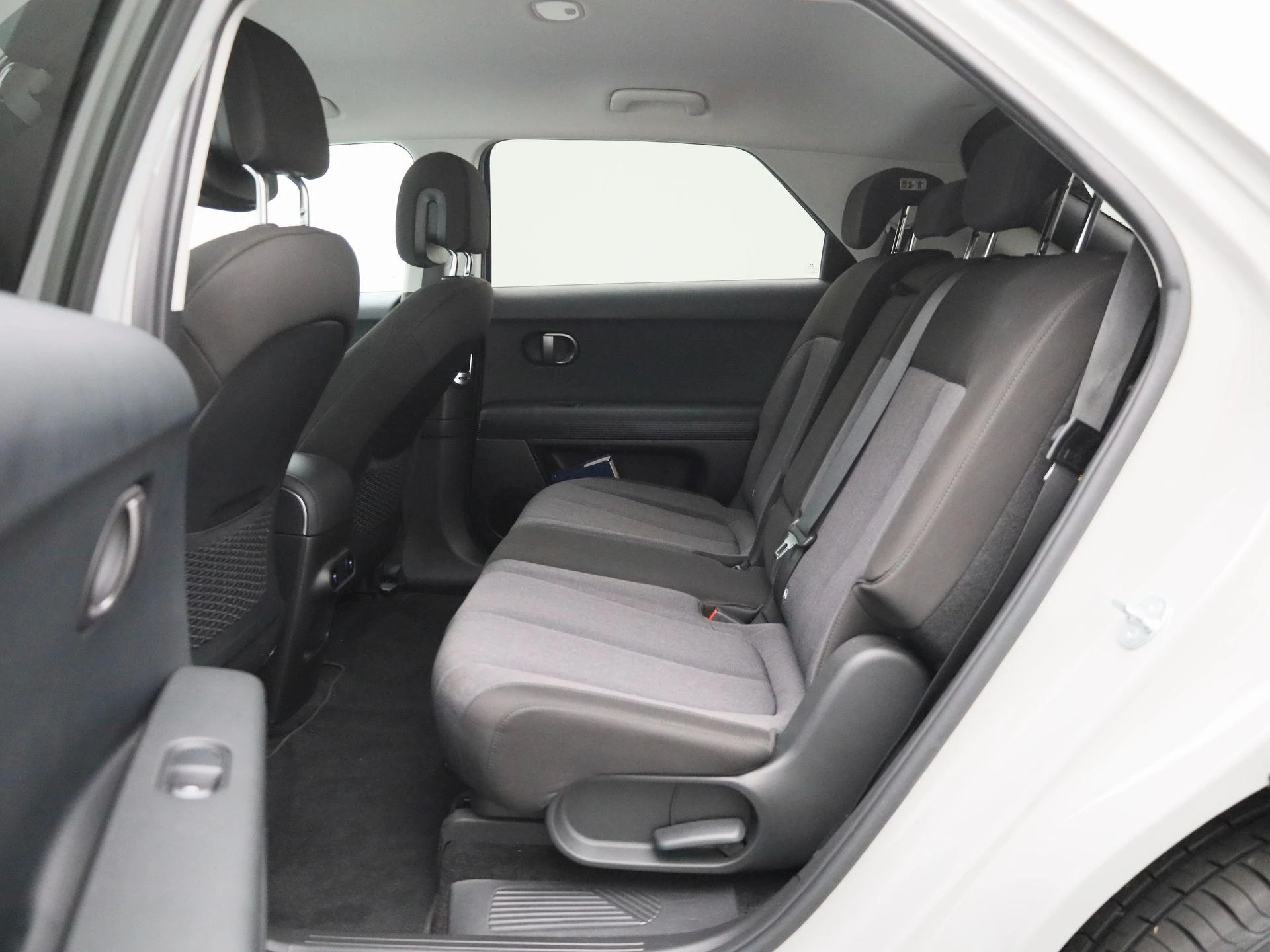 Hyundai-IONIQ 5-image-11