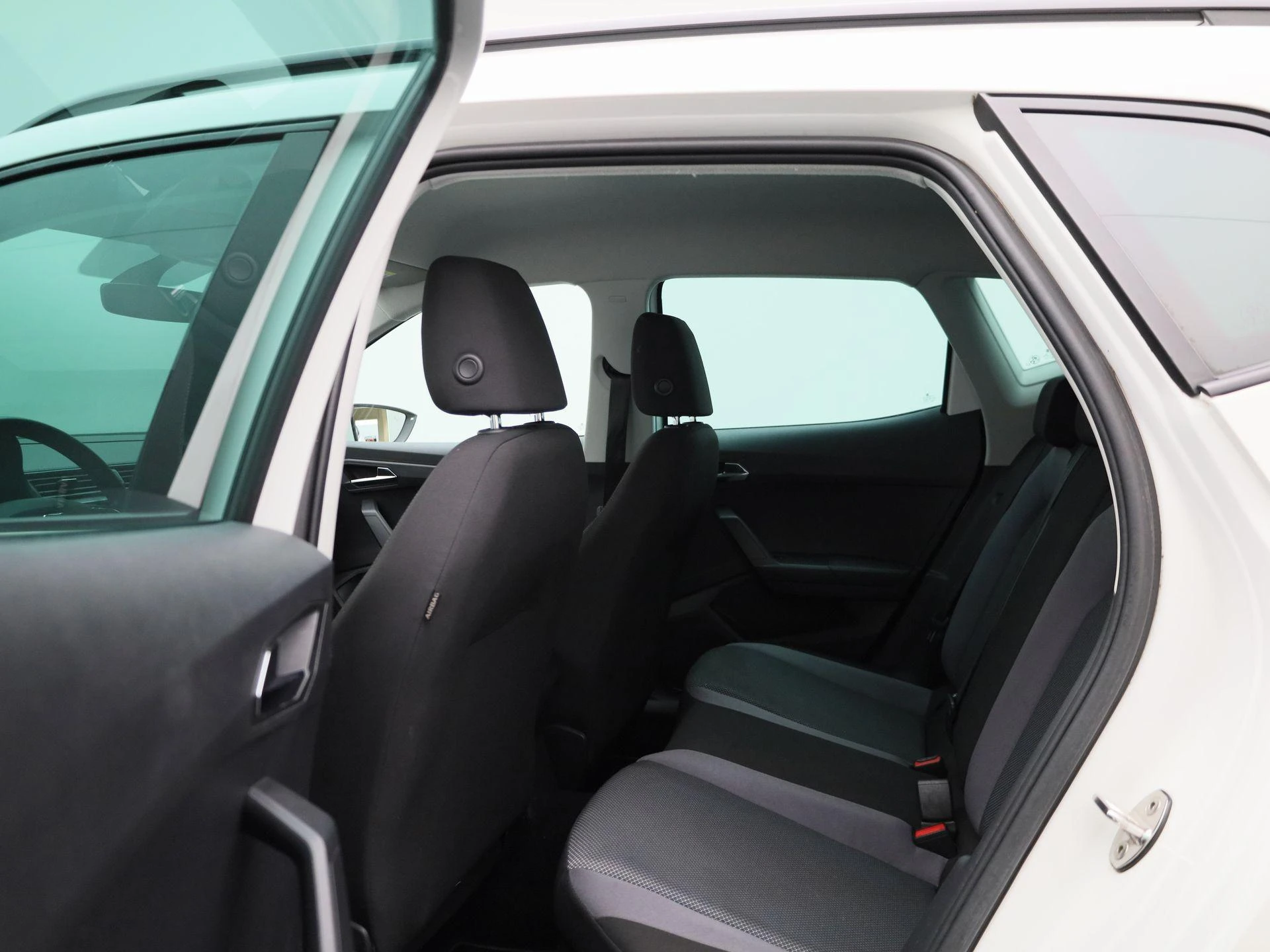 SEAT-Arona-image-9