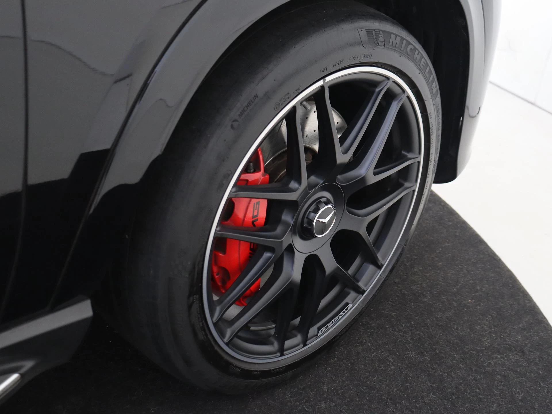 Mercedes-Benz-GLE-image-12
