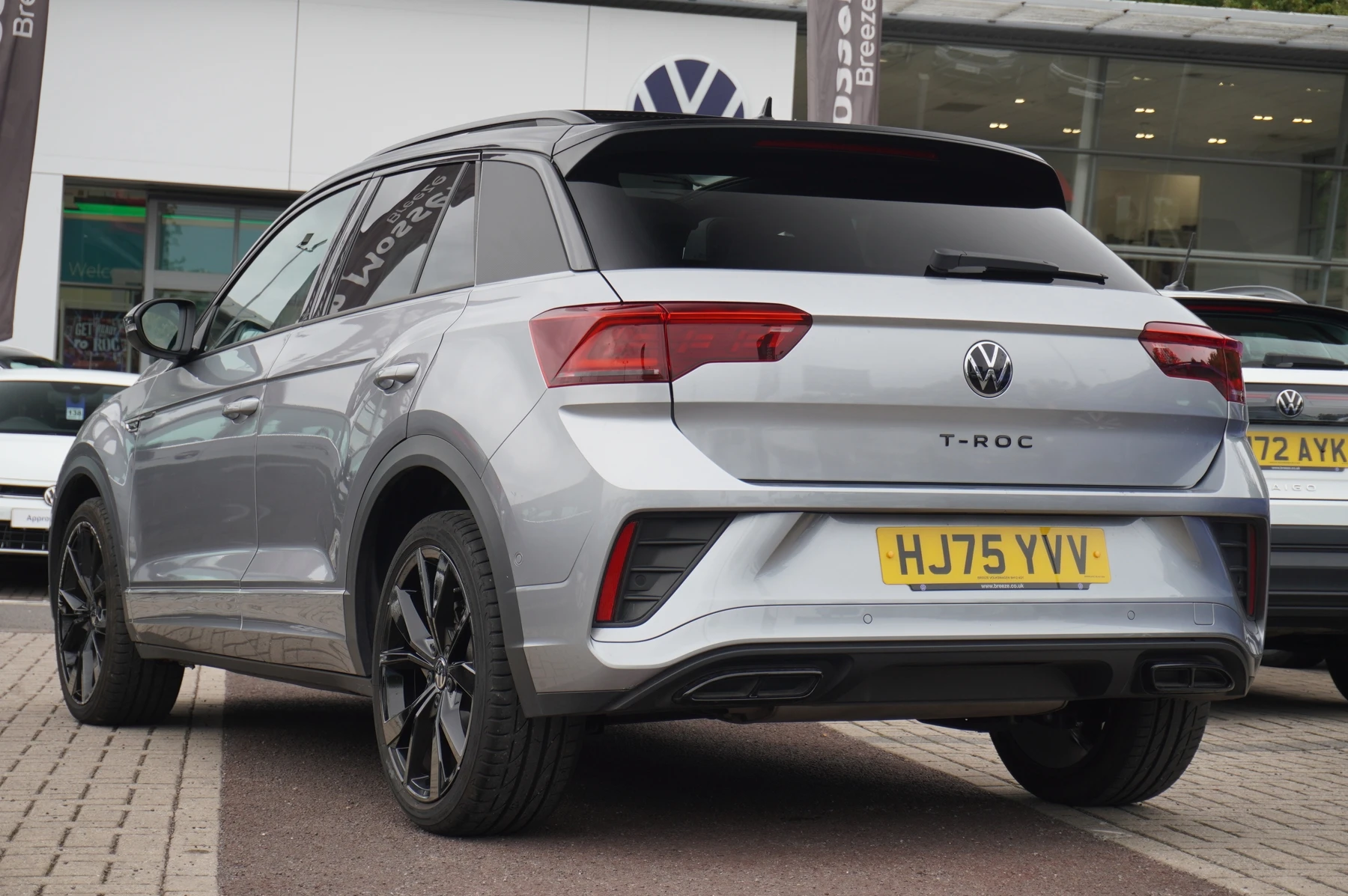 Volkswagen-T-Roc-image-2