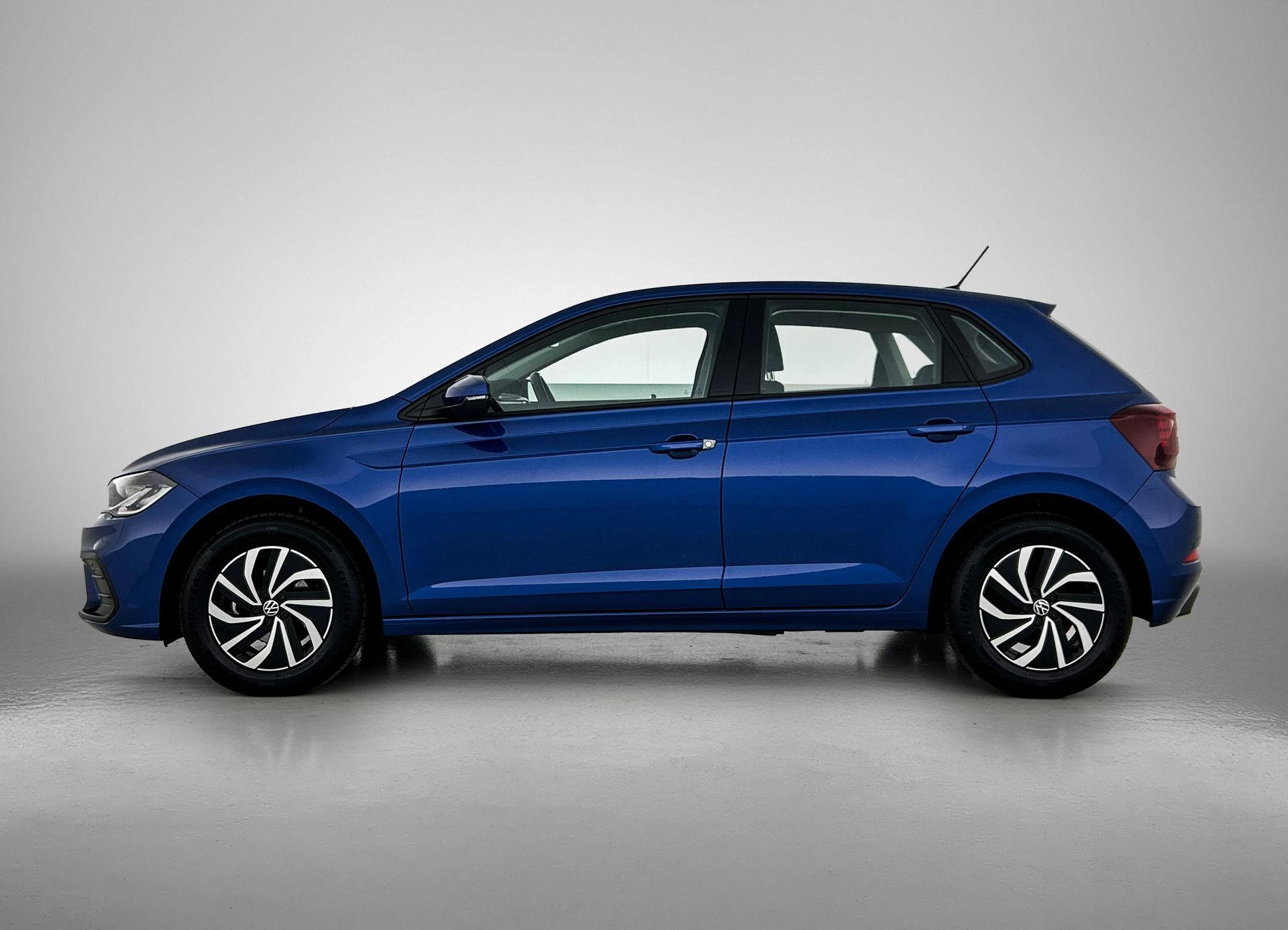 Volkswagen-Polo-image-1