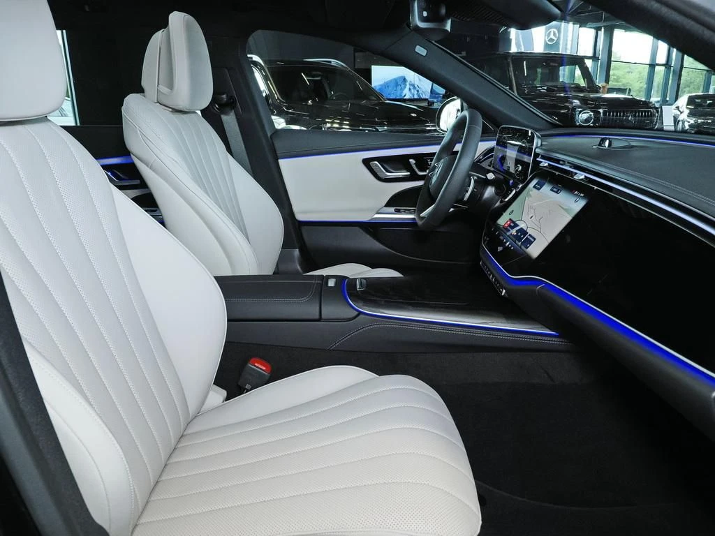 Mercedes-Benz-E-Klasse 300 de-image-11