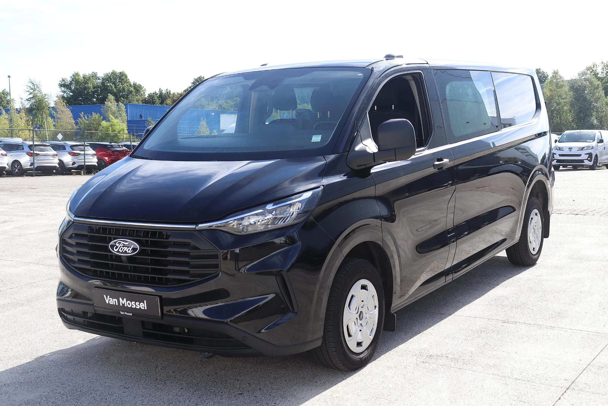 Ford-Transit Custom-image-0