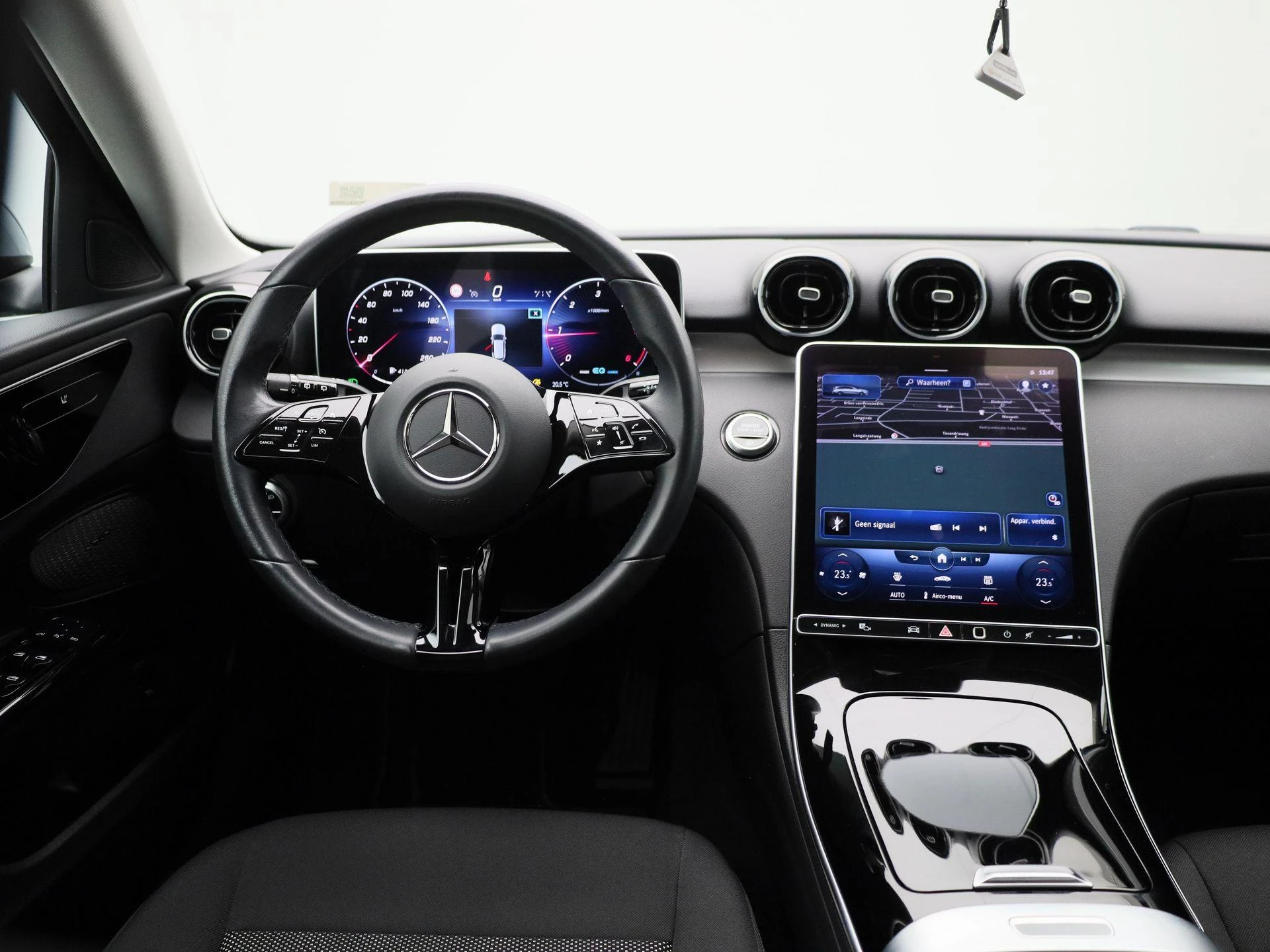 Mercedes-Benz-C-Klasse-image-6