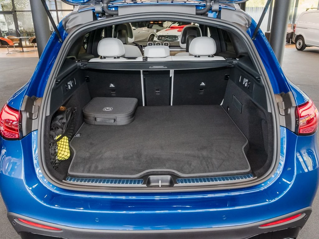Mercedes-Benz-GLC 300 de-image-13