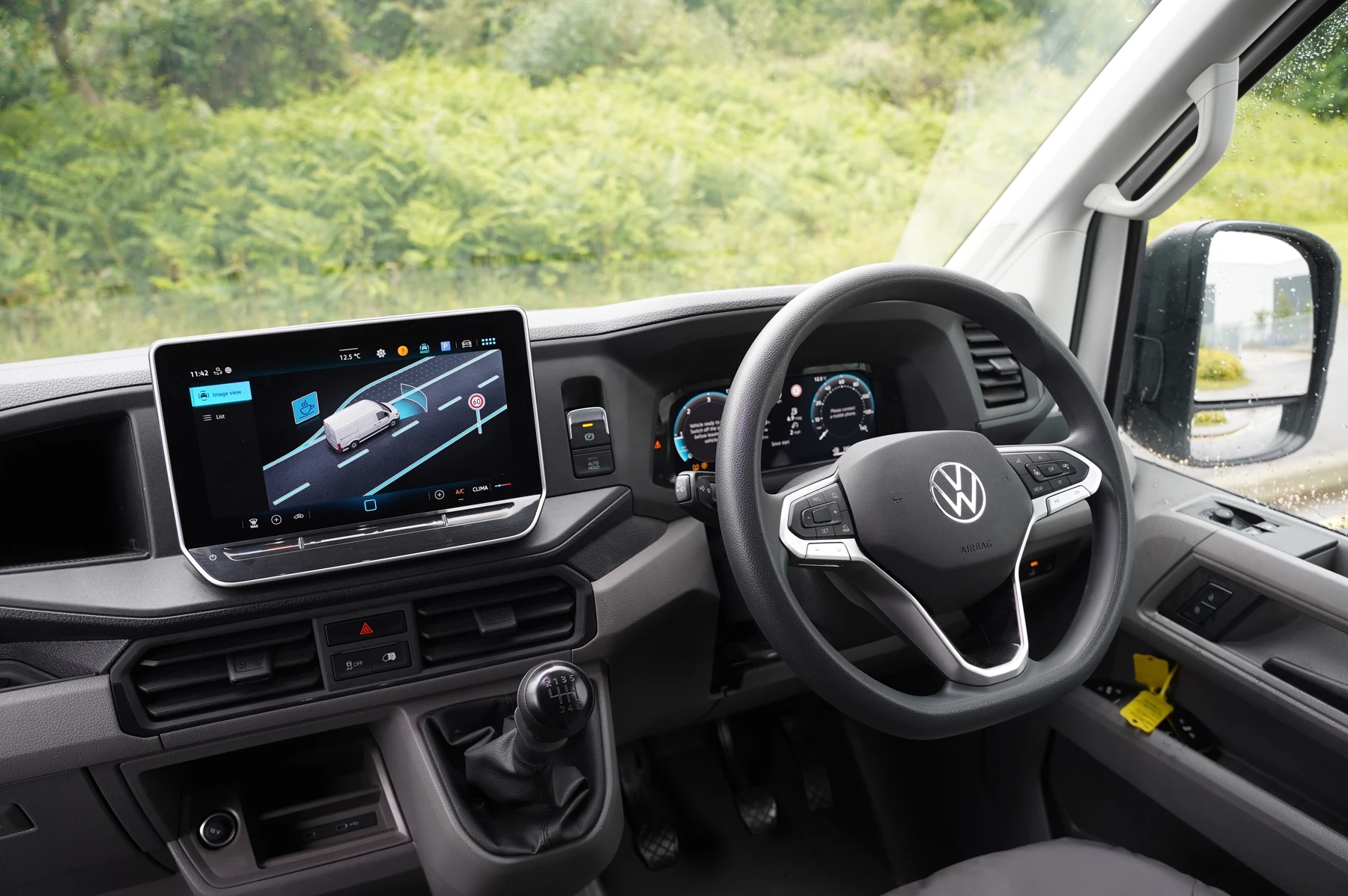 Volkswagen-Crafter-image-8