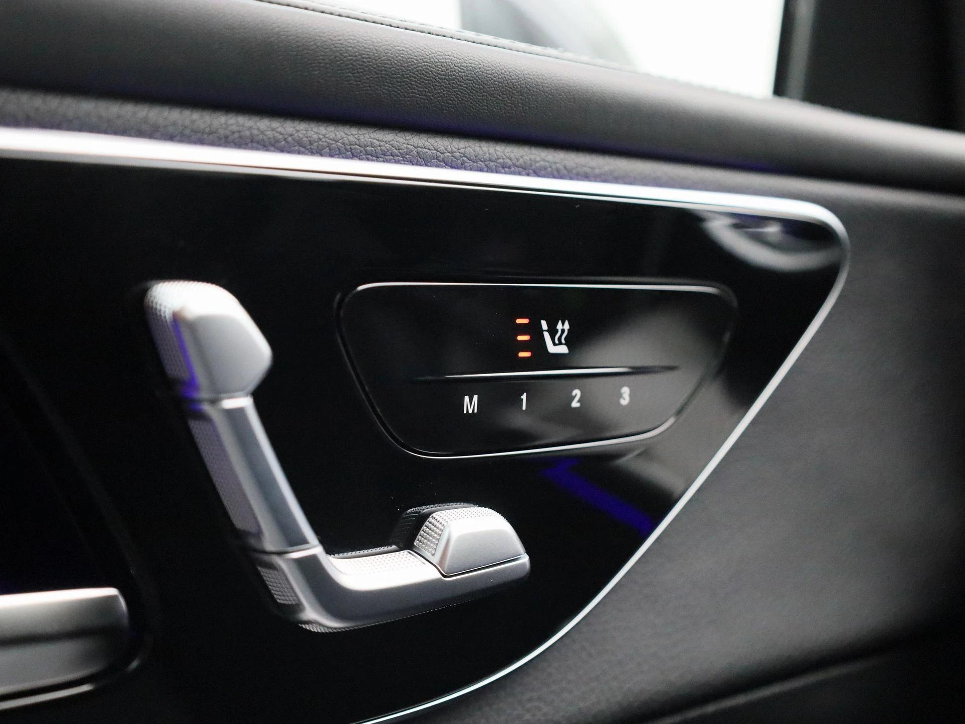 Mercedes-Benz-GLC-image-36
