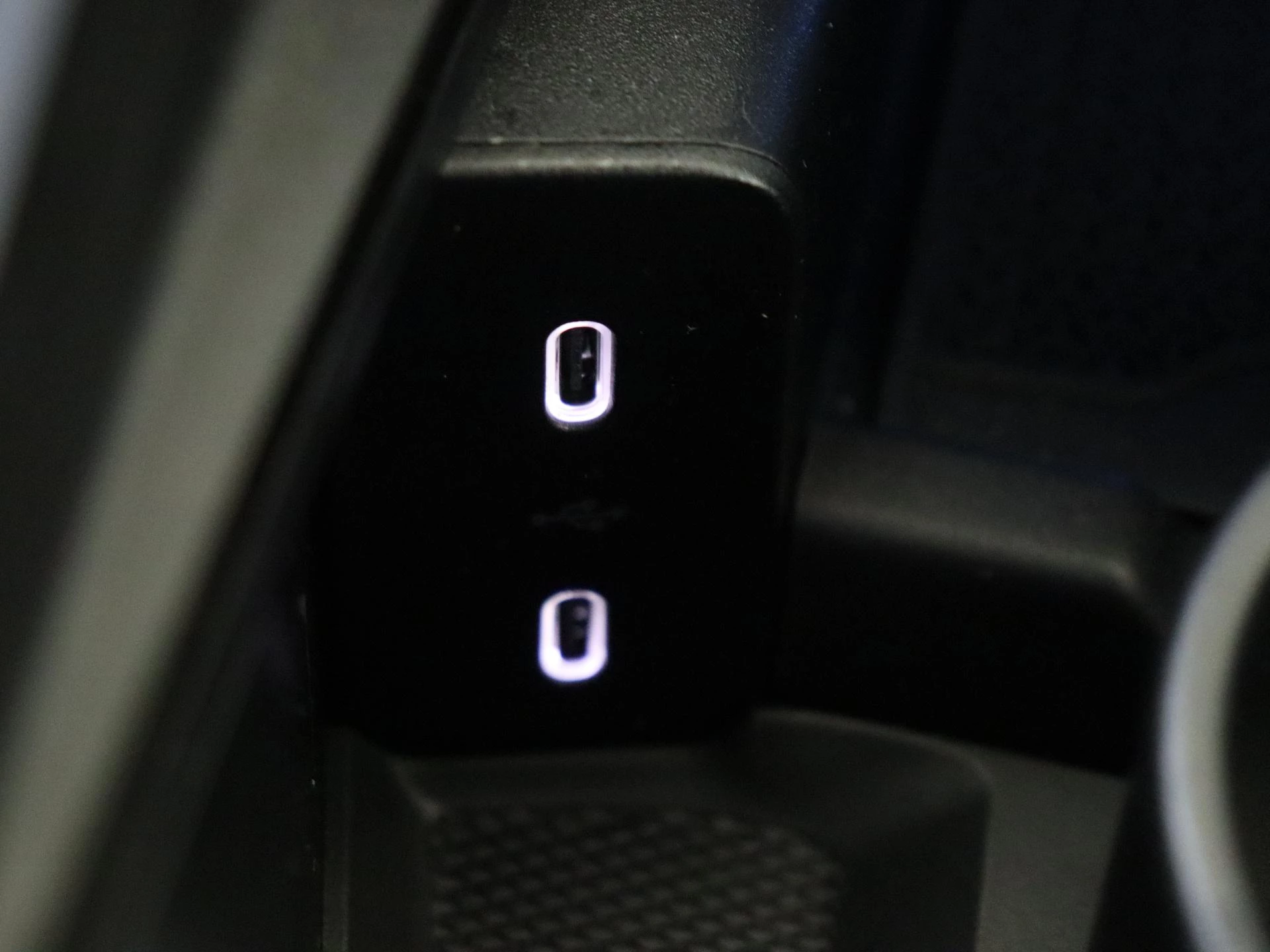 Mercedes-Benz-E-Klasse-image-24