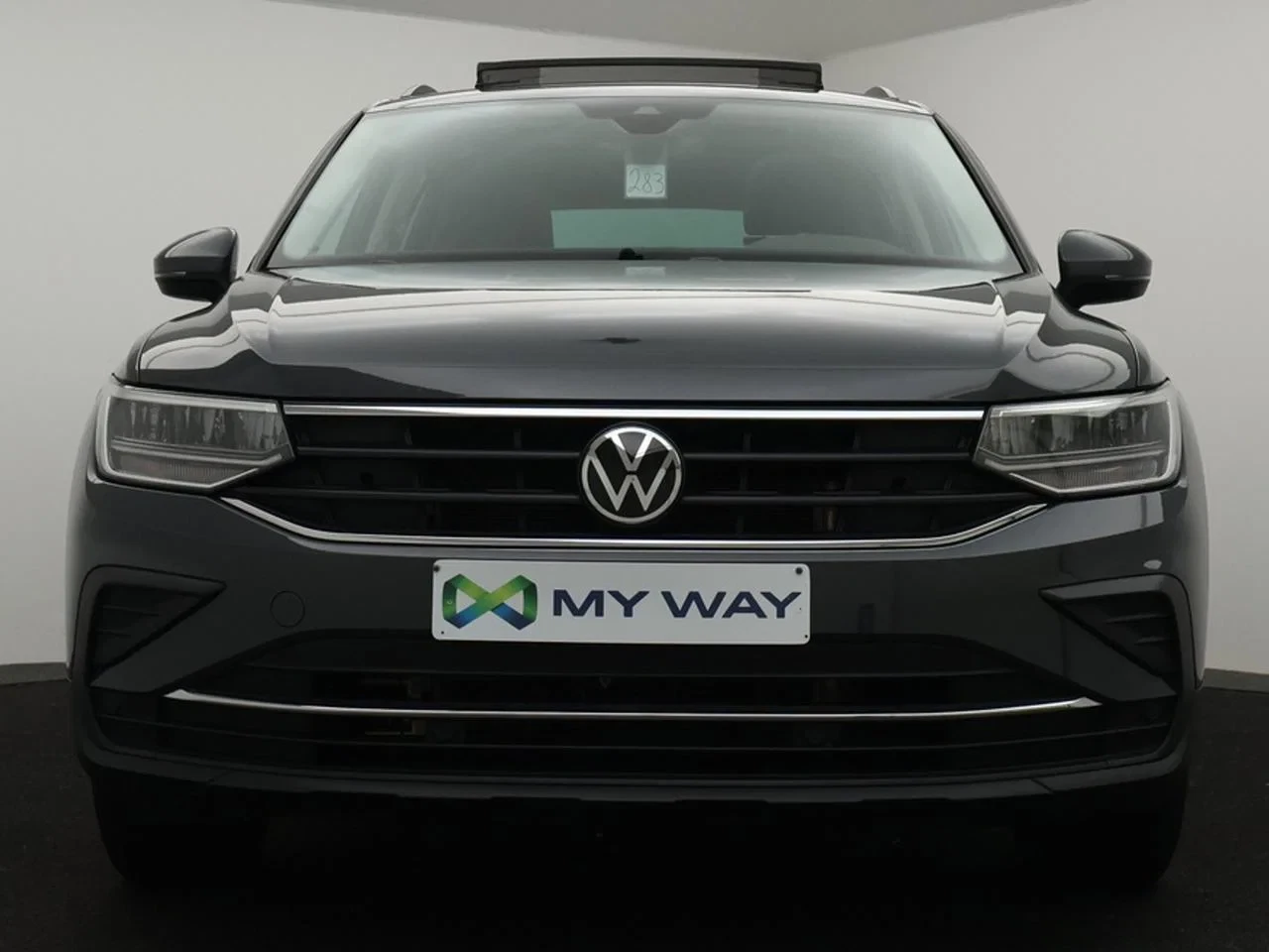 Volkswagen-Tiguan-image-9