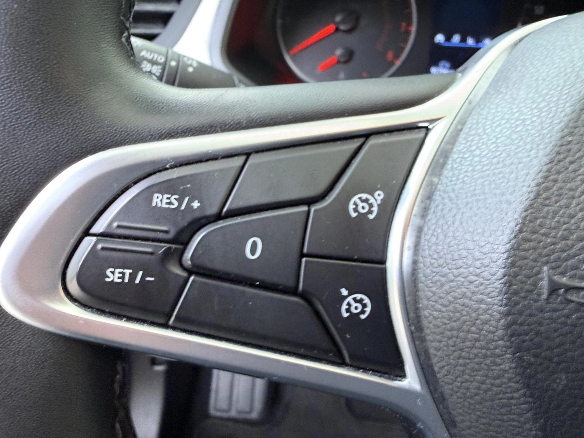 Renault-Captur-image-12