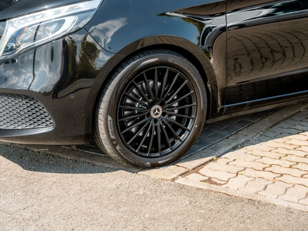 Mercedes-Benz-V-Klasse 300-image-5