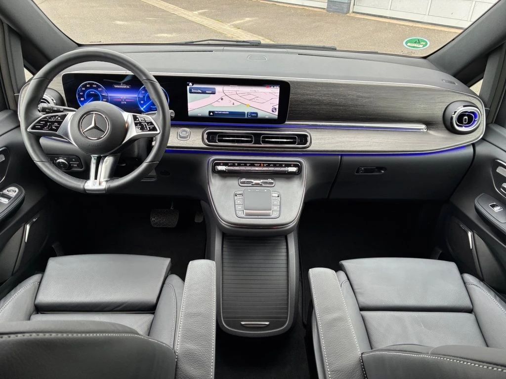 Mercedes-Benz-EQV 300-image-13