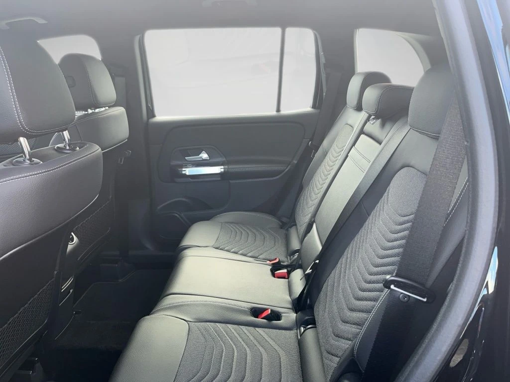Mercedes-Benz-GLB 200-image-9