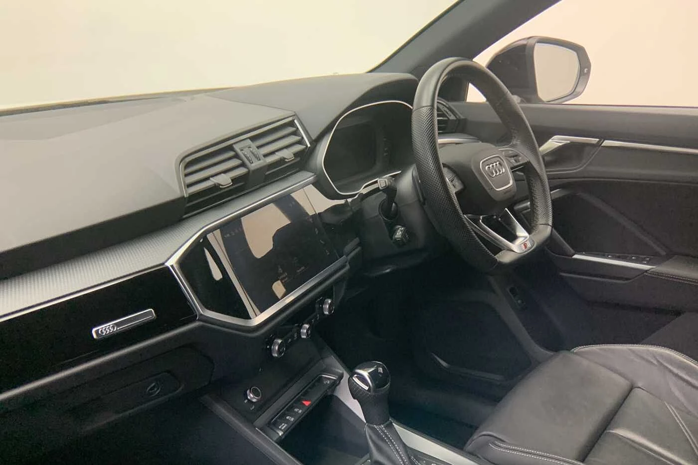 Audi-Q3-image-11