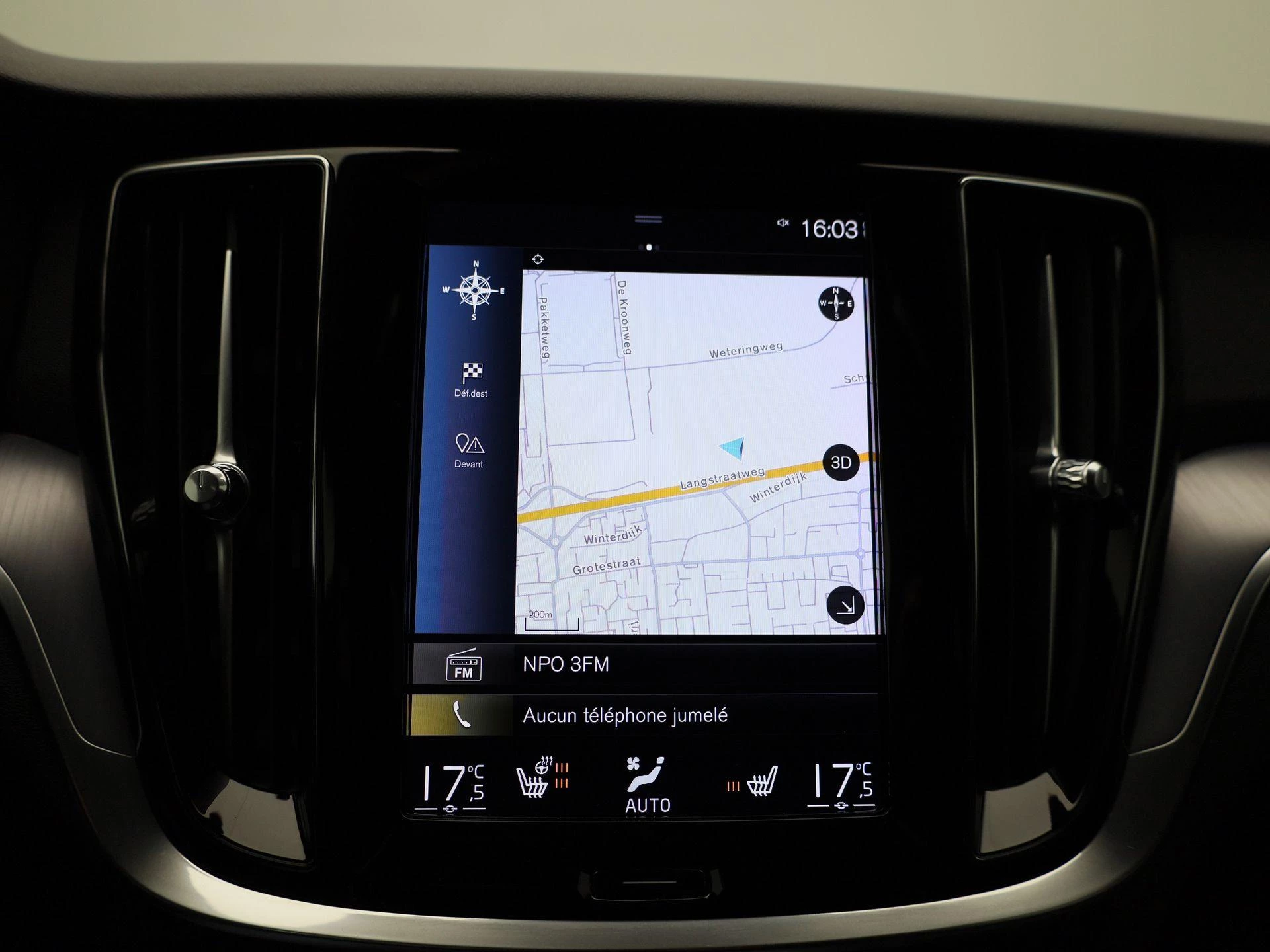 Volvo V60 B3 DCT Momentum Pro