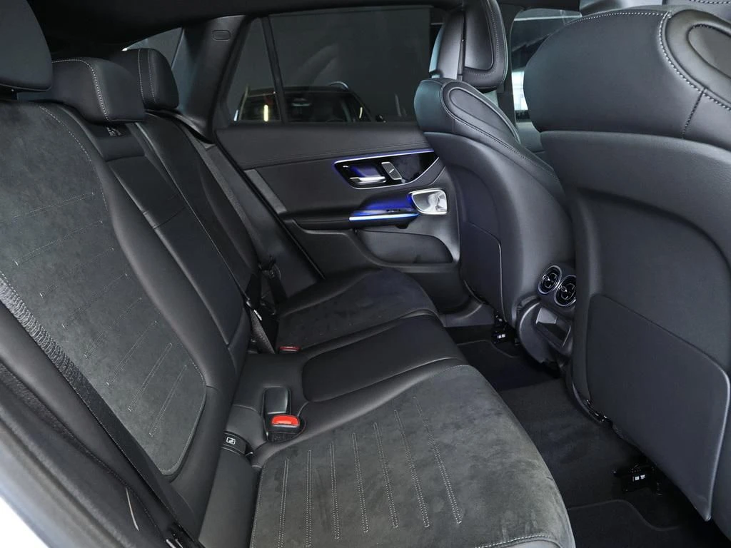 Mercedes-Benz-GLC 300-image-13