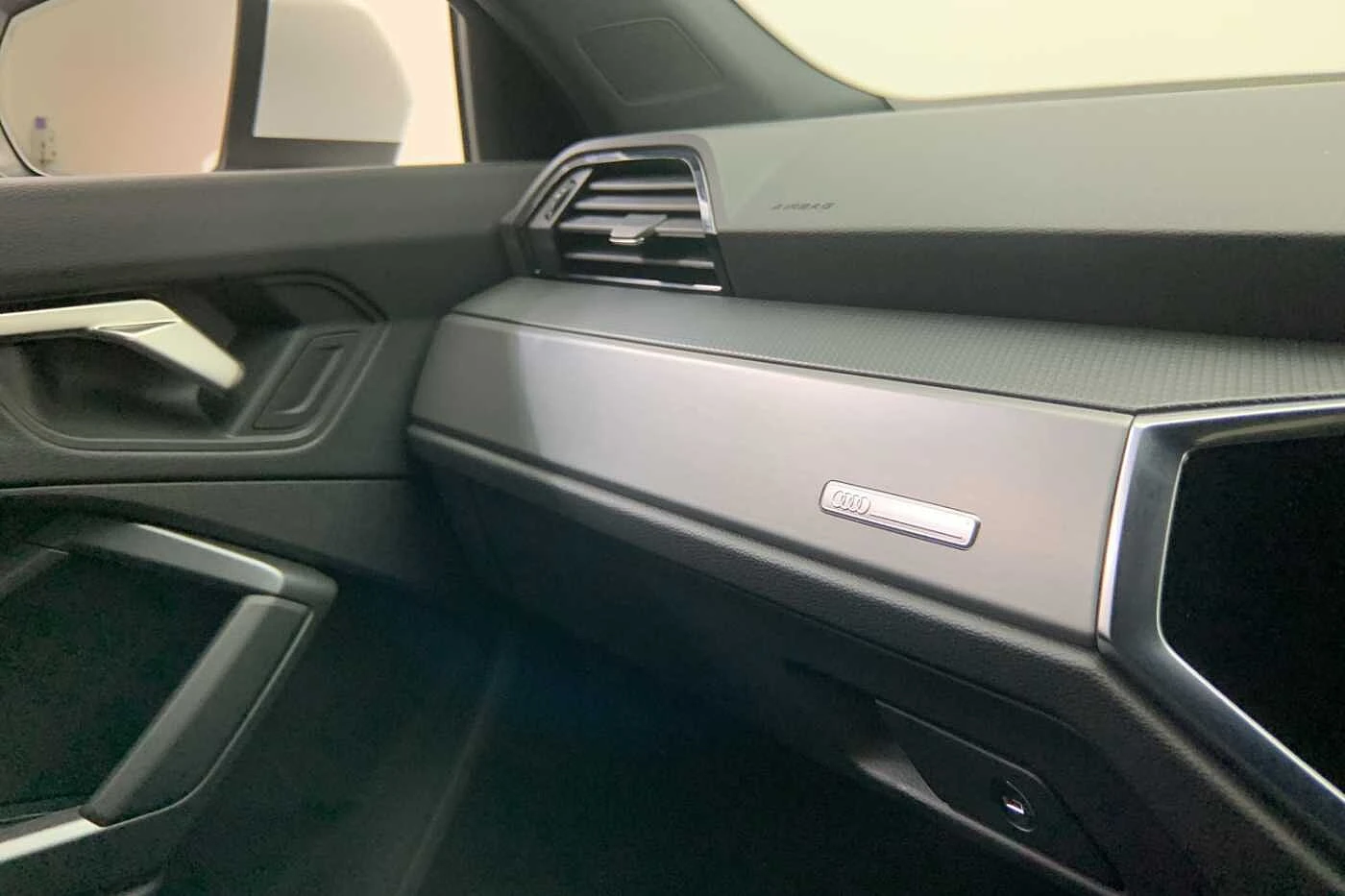 Audi-Q3-image-19