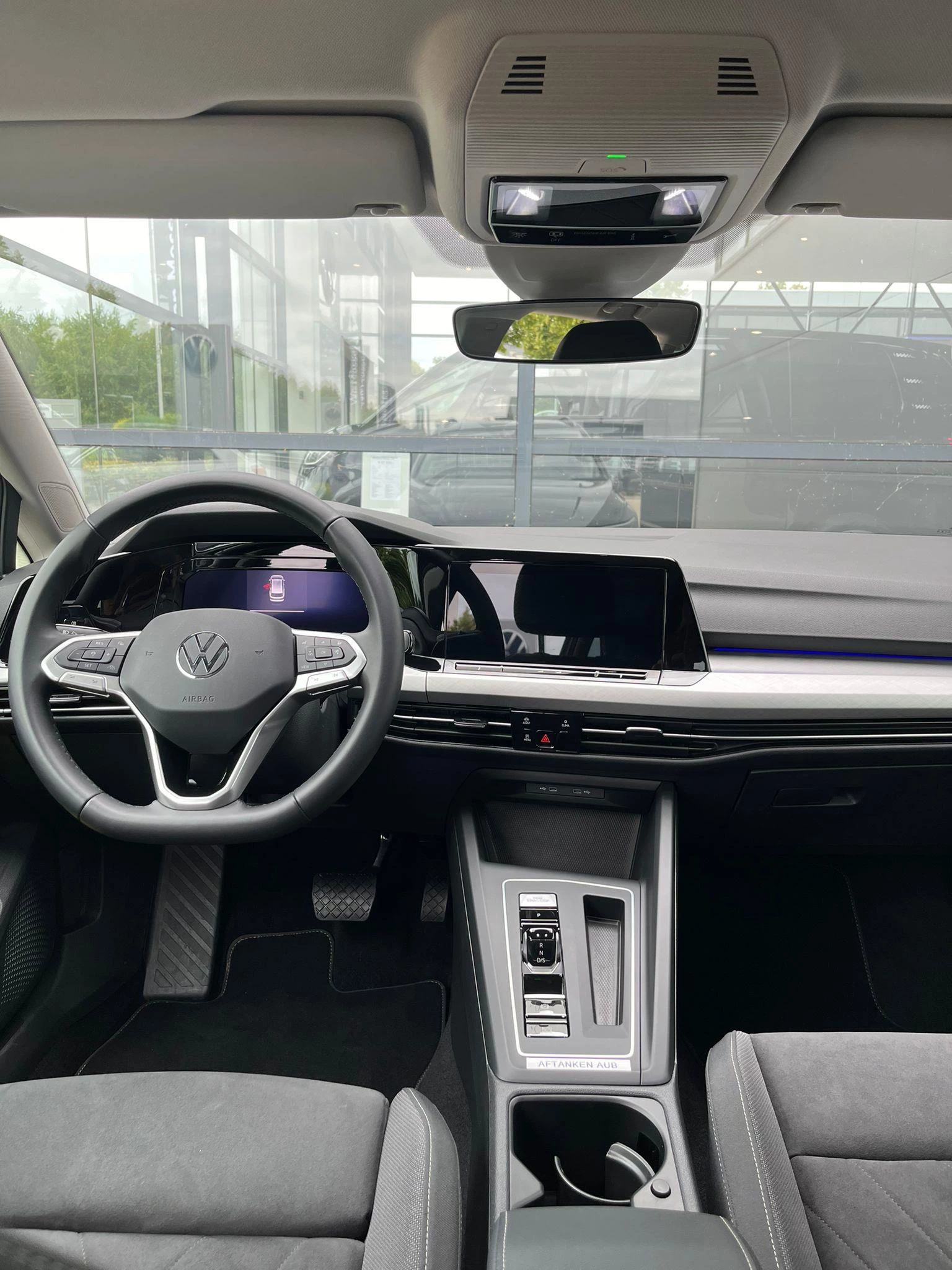 Volkswagen-Golf-image-8