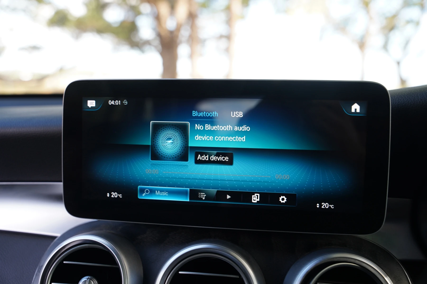 Mercedes-Benz-GLC-image-24