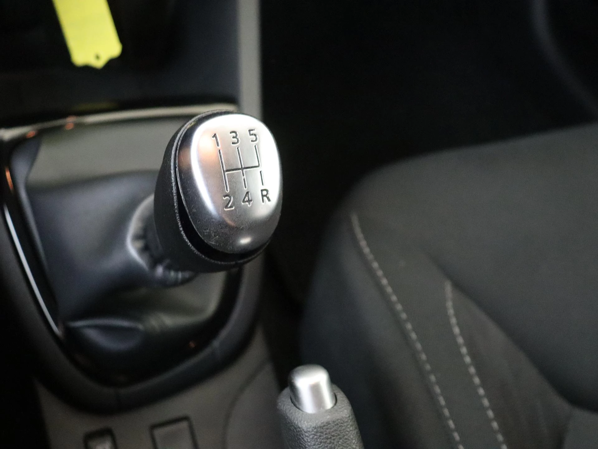 Renault-Clio-image-18