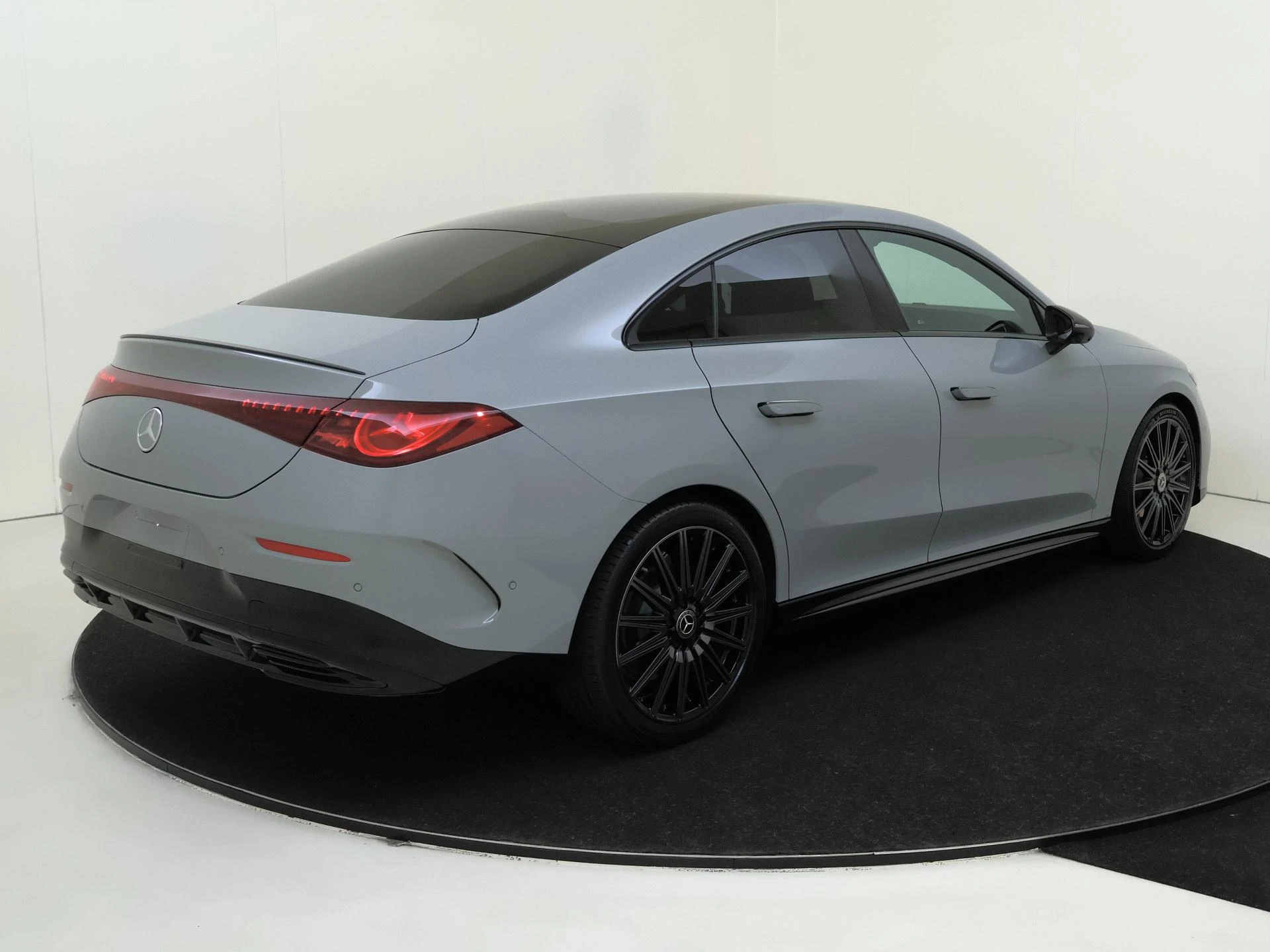 Mercedes-Benz-CLA-image-3
