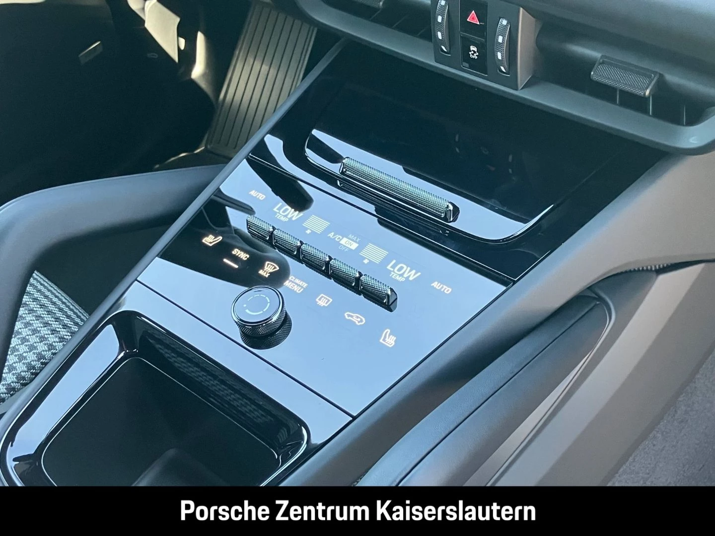 Porsche Cayenne GTS Coupe InnoDrive HA-Lenkung Head-Up gts
