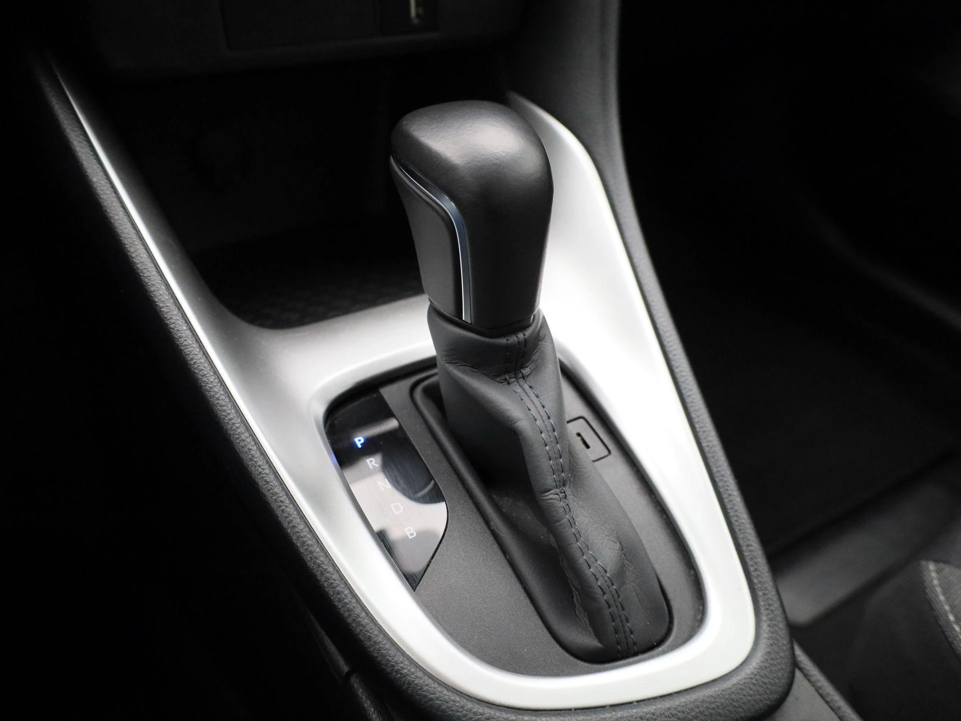 Toyota Yaris 1.5 Hybrid Business Plus