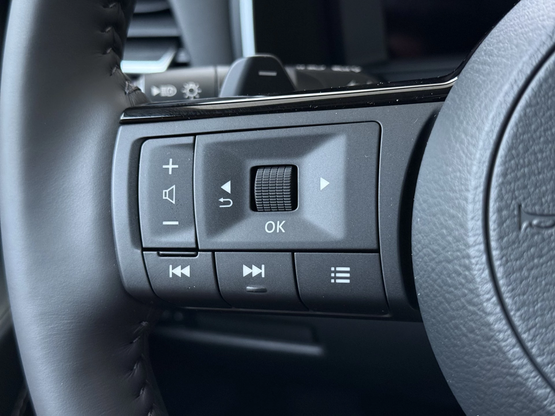 Nissan QASHQAI Mild-Hybrid 158 Xtronic N-Connecta + Cold Pack + Easy Pack