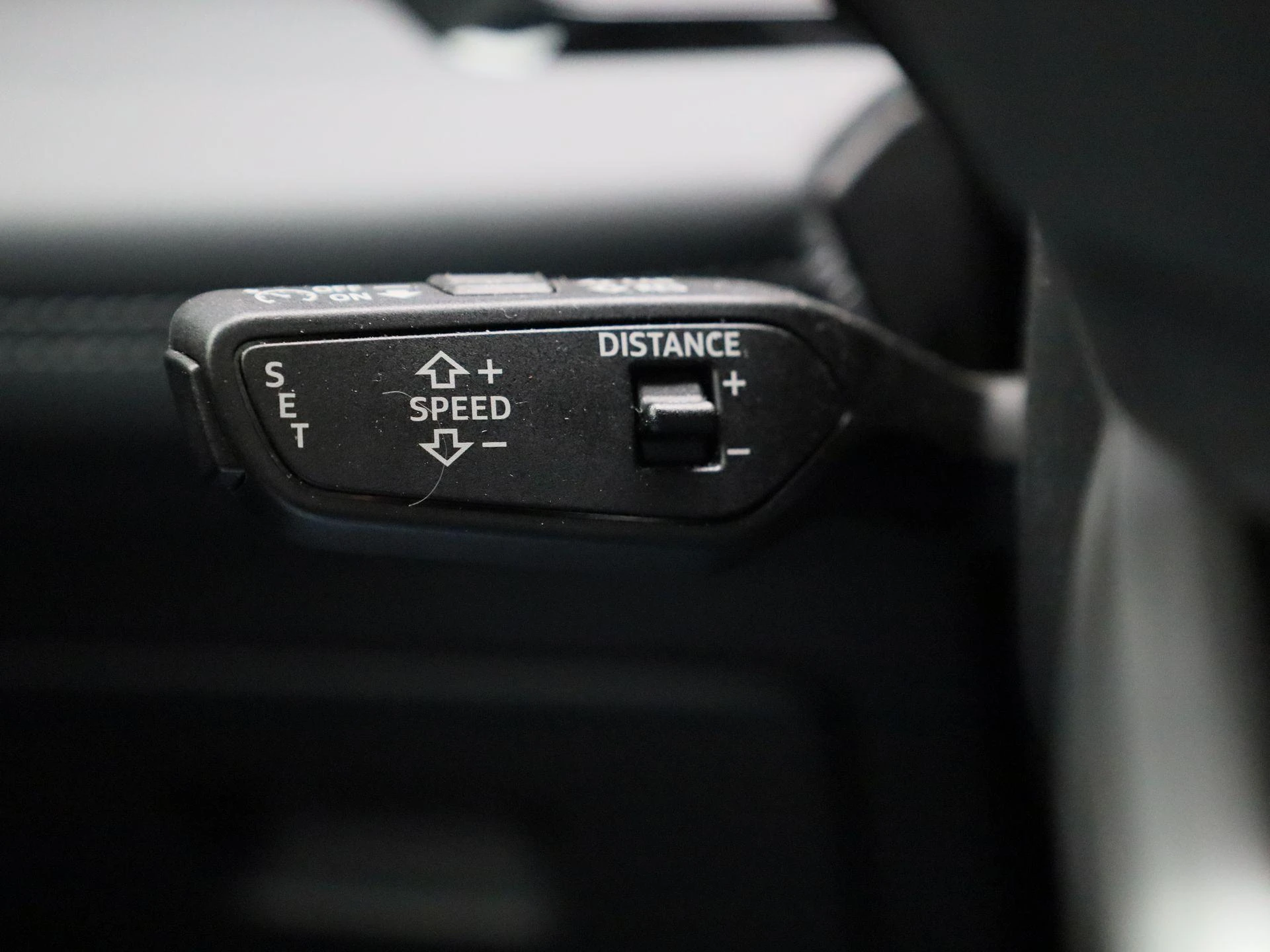 Audi-Q6 e-tron-image-25