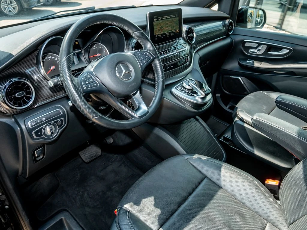 Mercedes-Benz-V-Klasse 300-image-7
