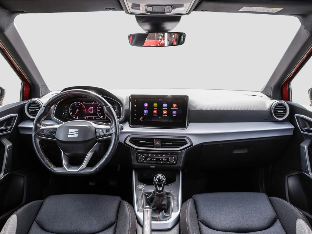 SEAT-Arona-image-11