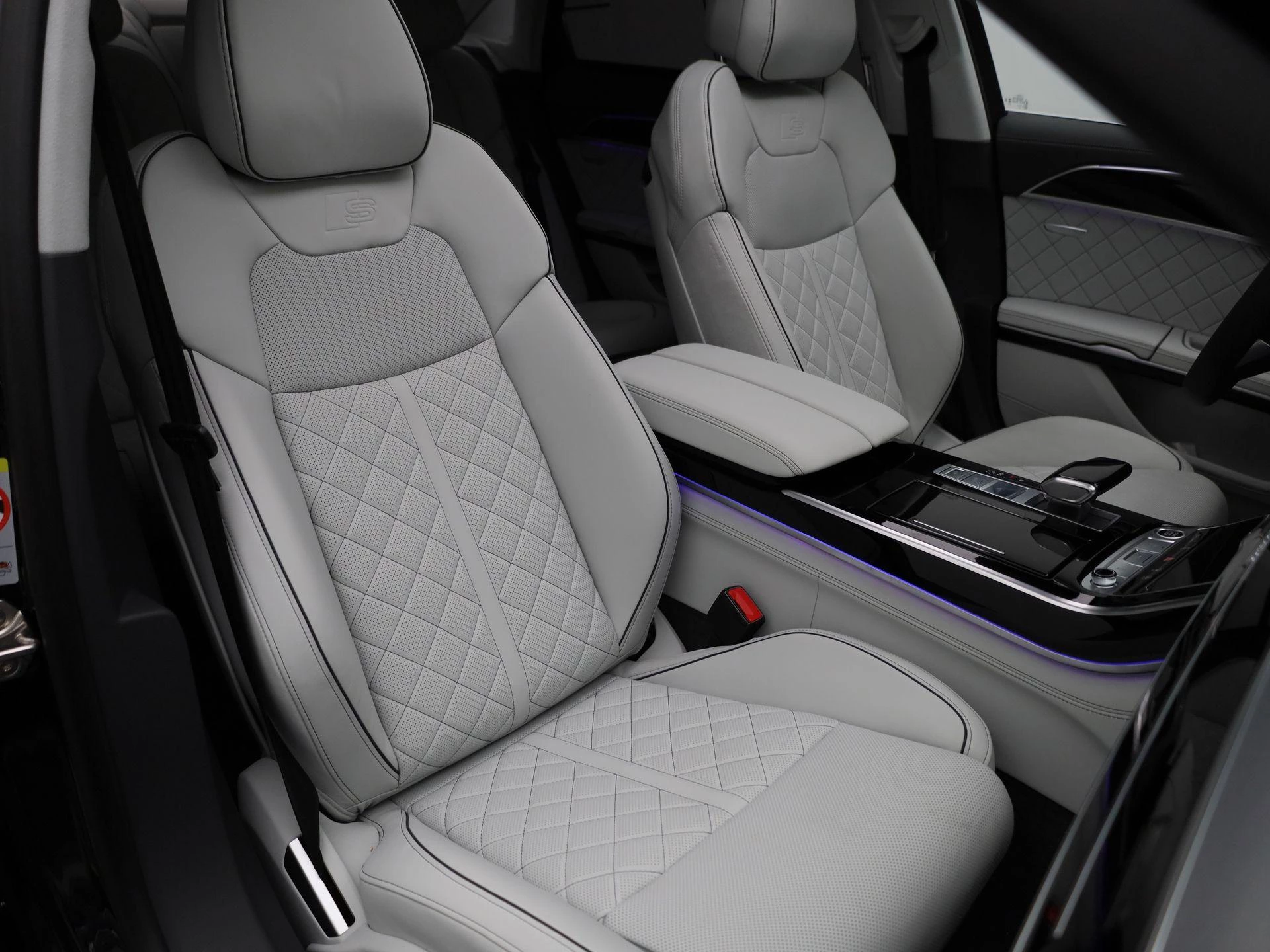 Audi A8 60 TFSI e quattro Lang
