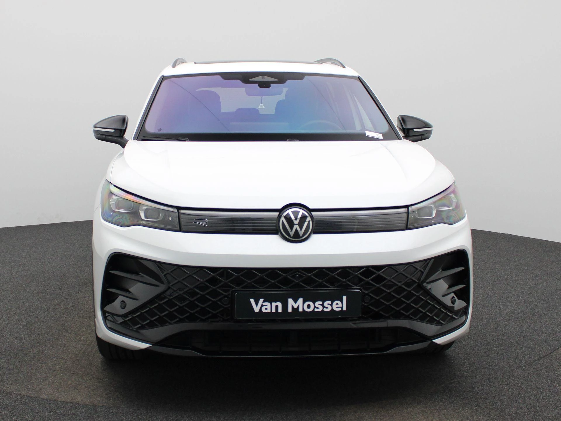 Volkswagen-Tiguan-image-2