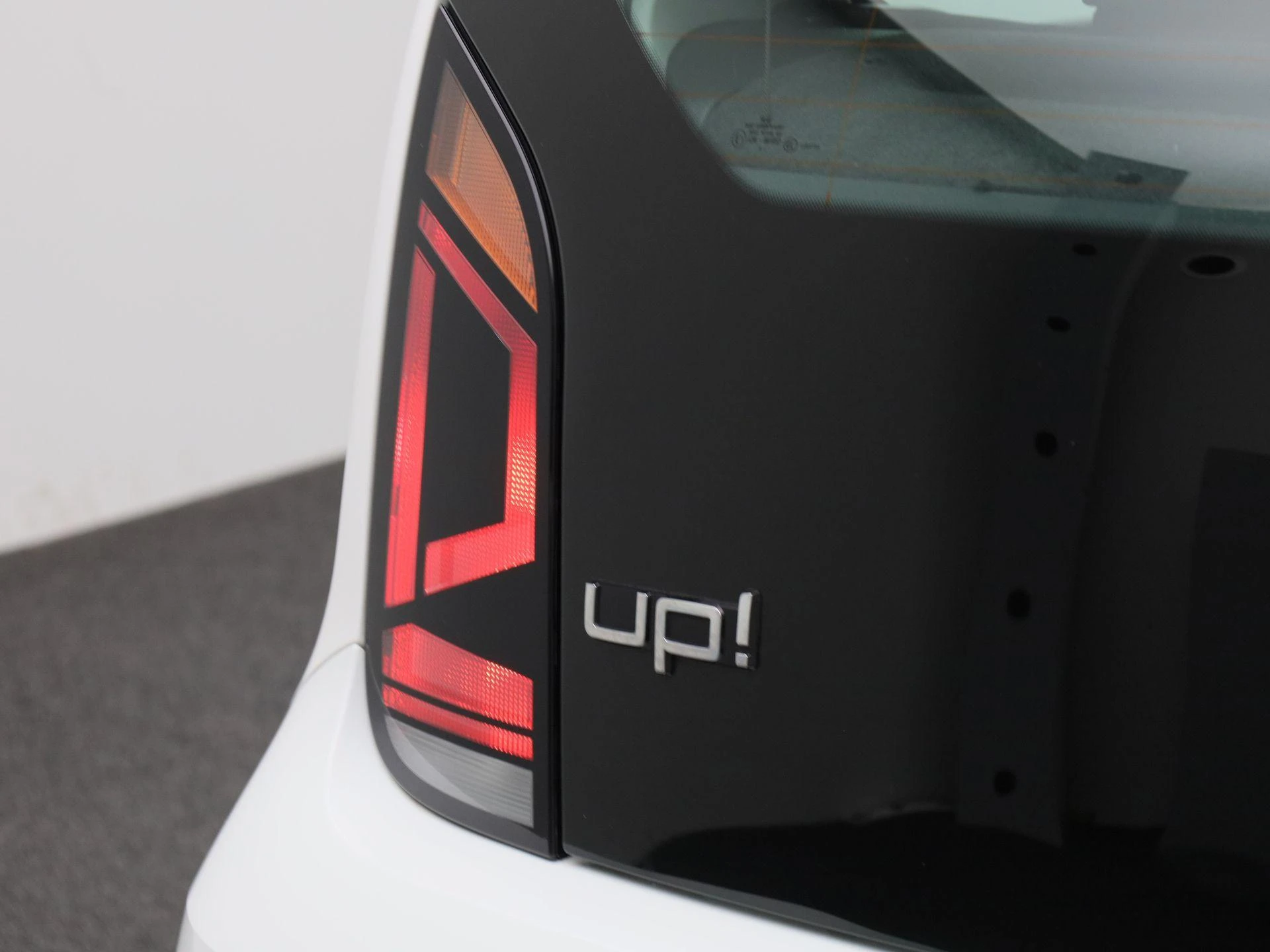 Volkswagen-up!-image-29