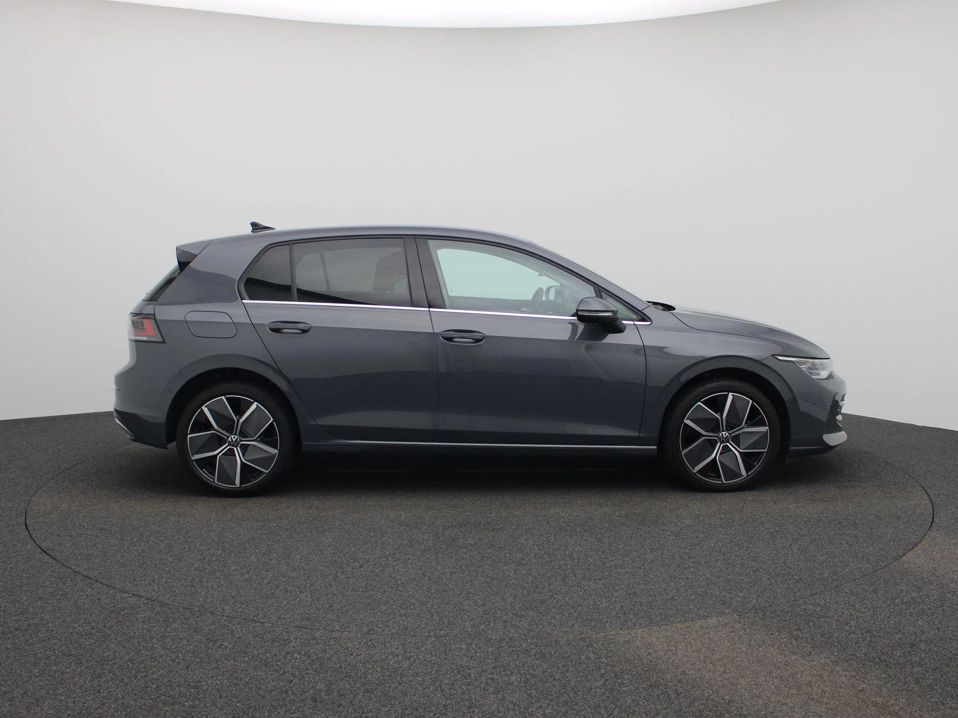 Volkswagen-Golf-image-5