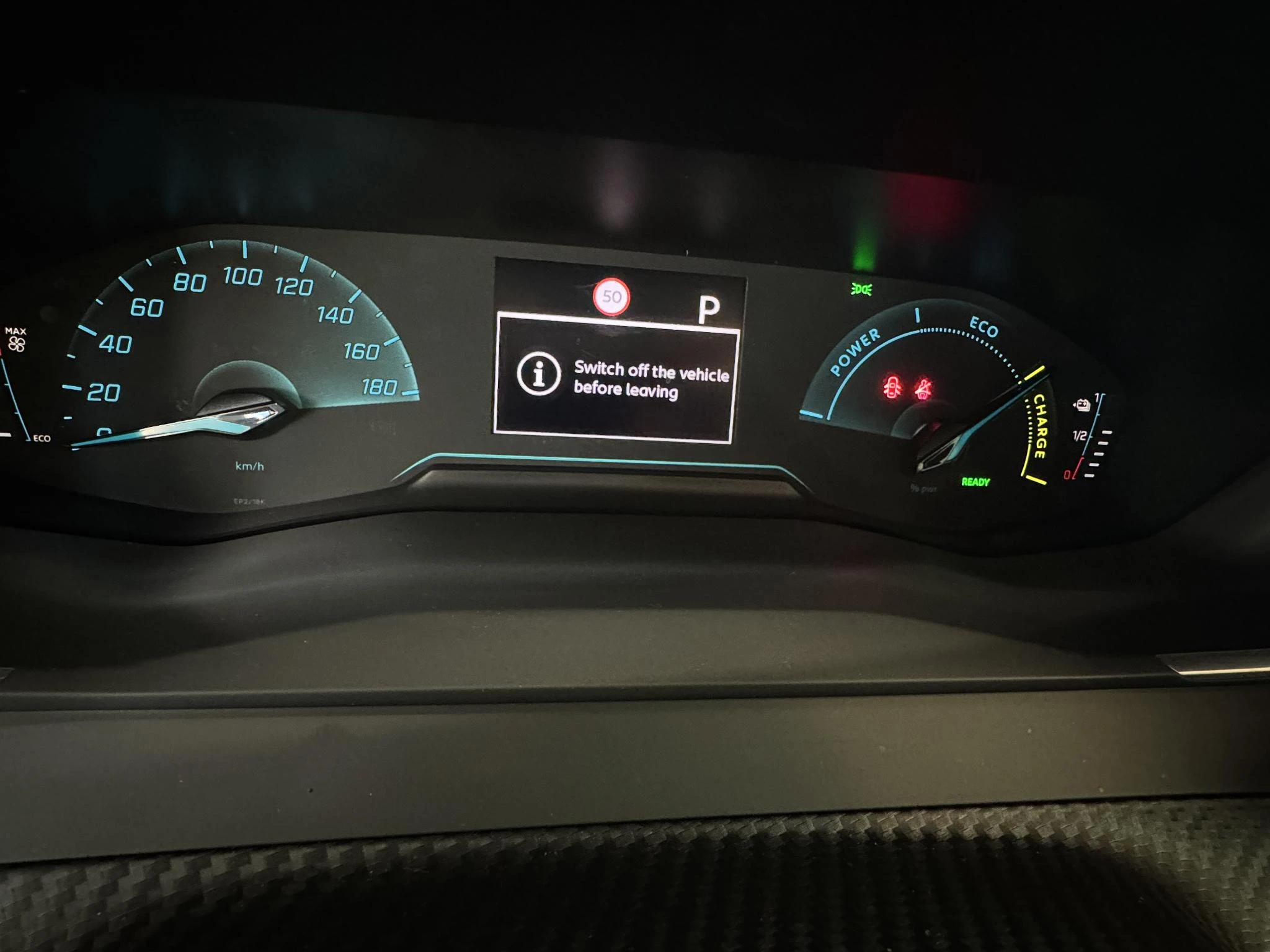Peugeot-e-2008-image-33