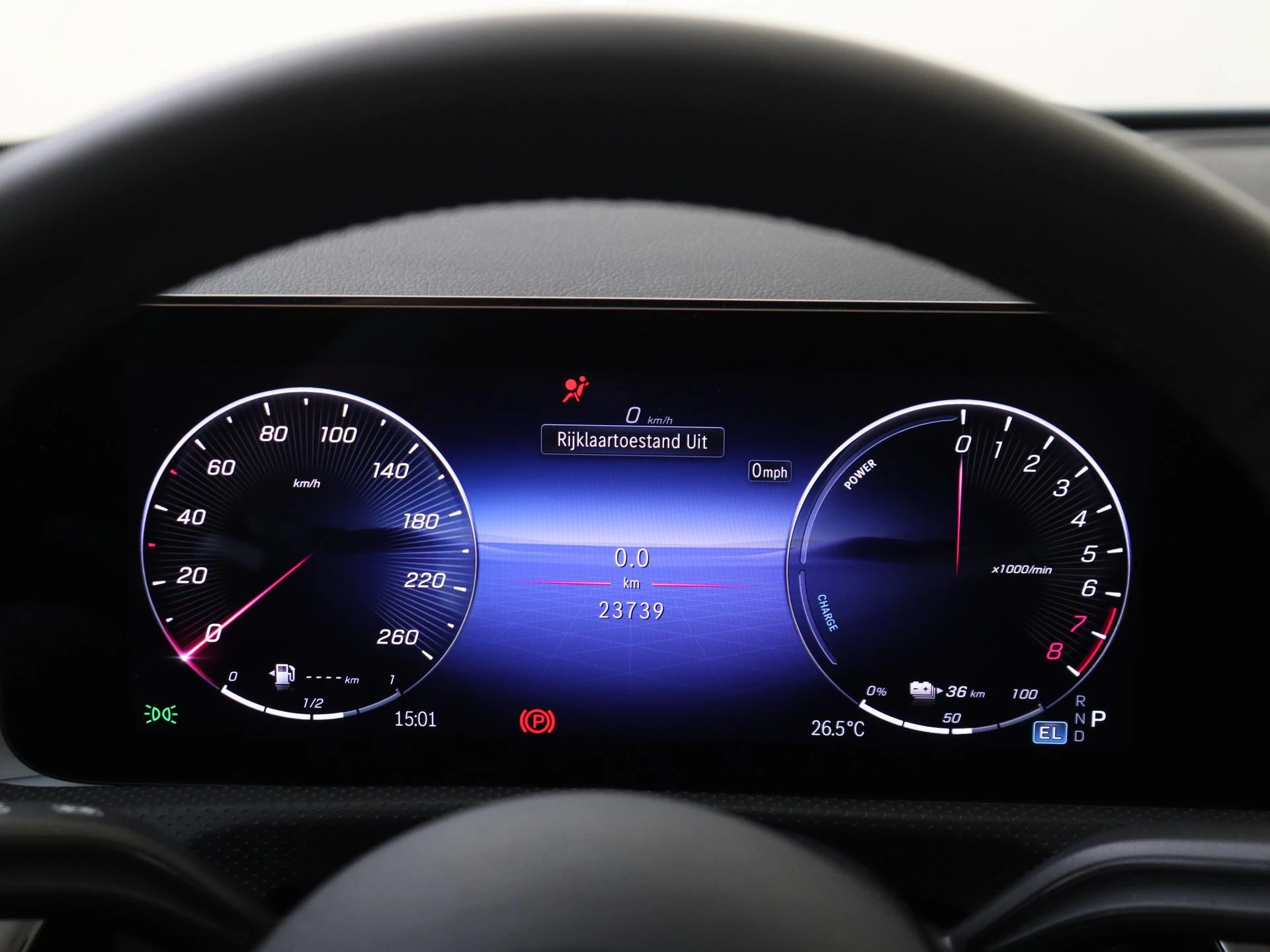 Mercedes-Benz-CLA-image-11