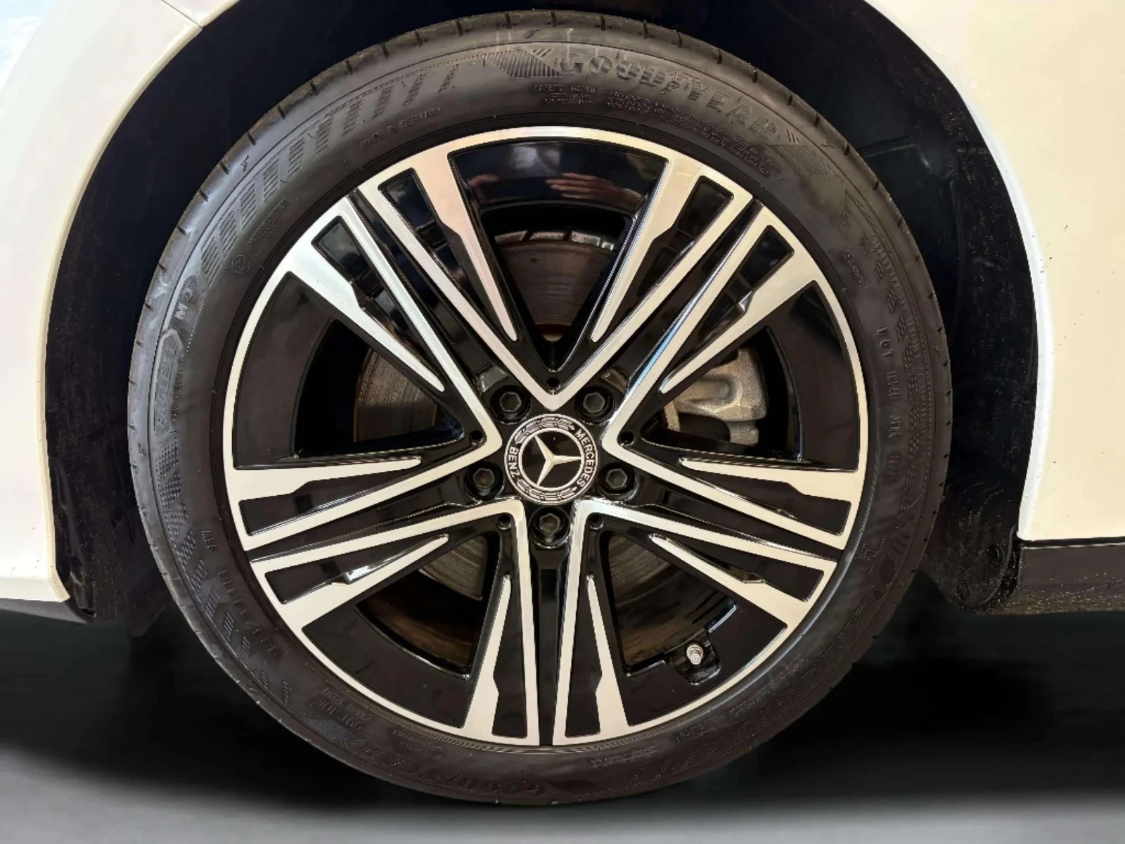 Mercedes-Benz-CLA-image-3
