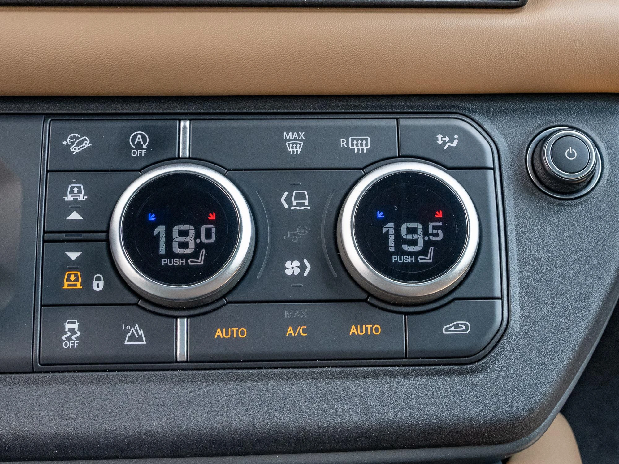 Land Rover Defender 110 D300 X-Dynamic HSE