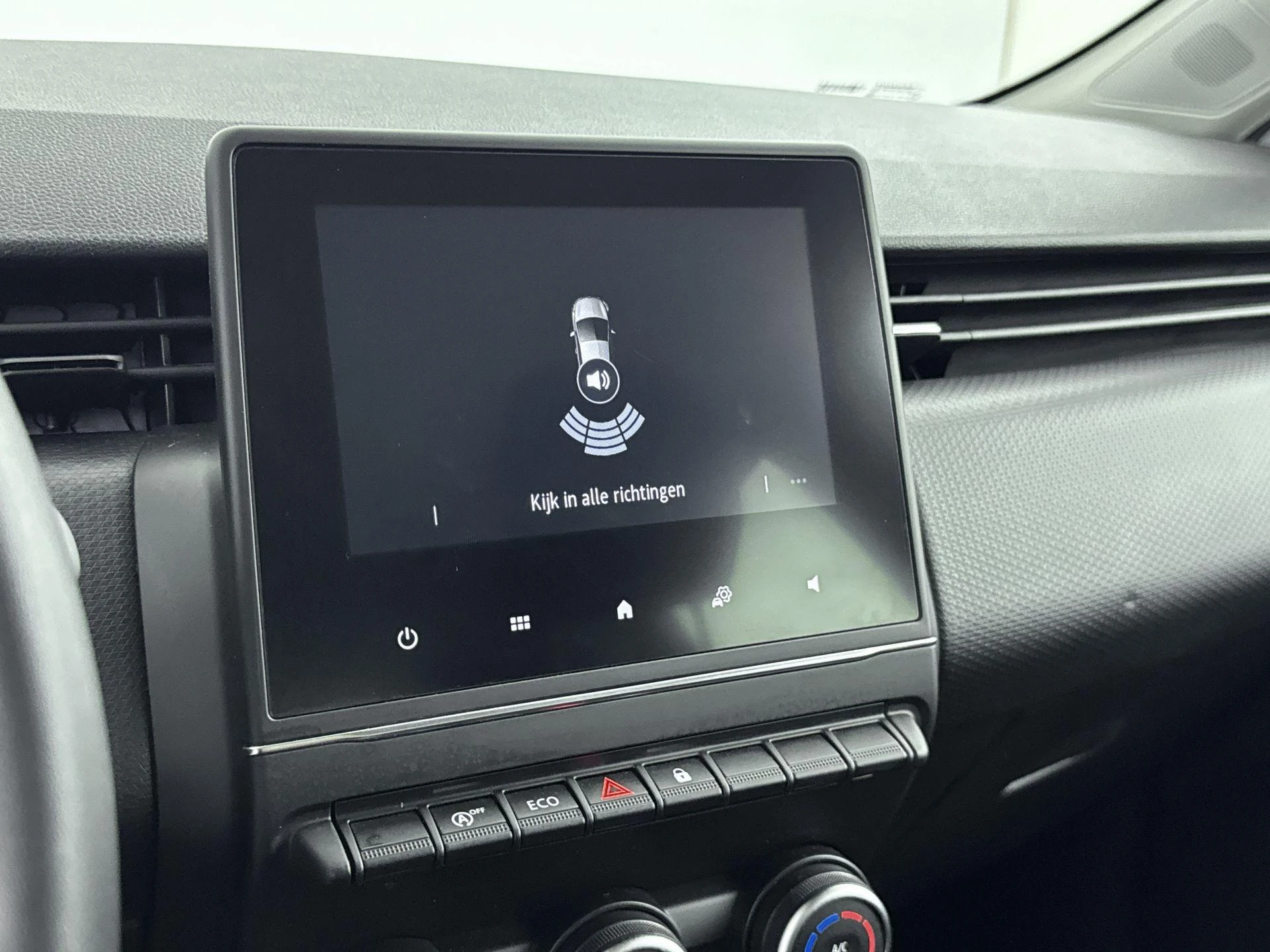 Renault-Clio-image-10